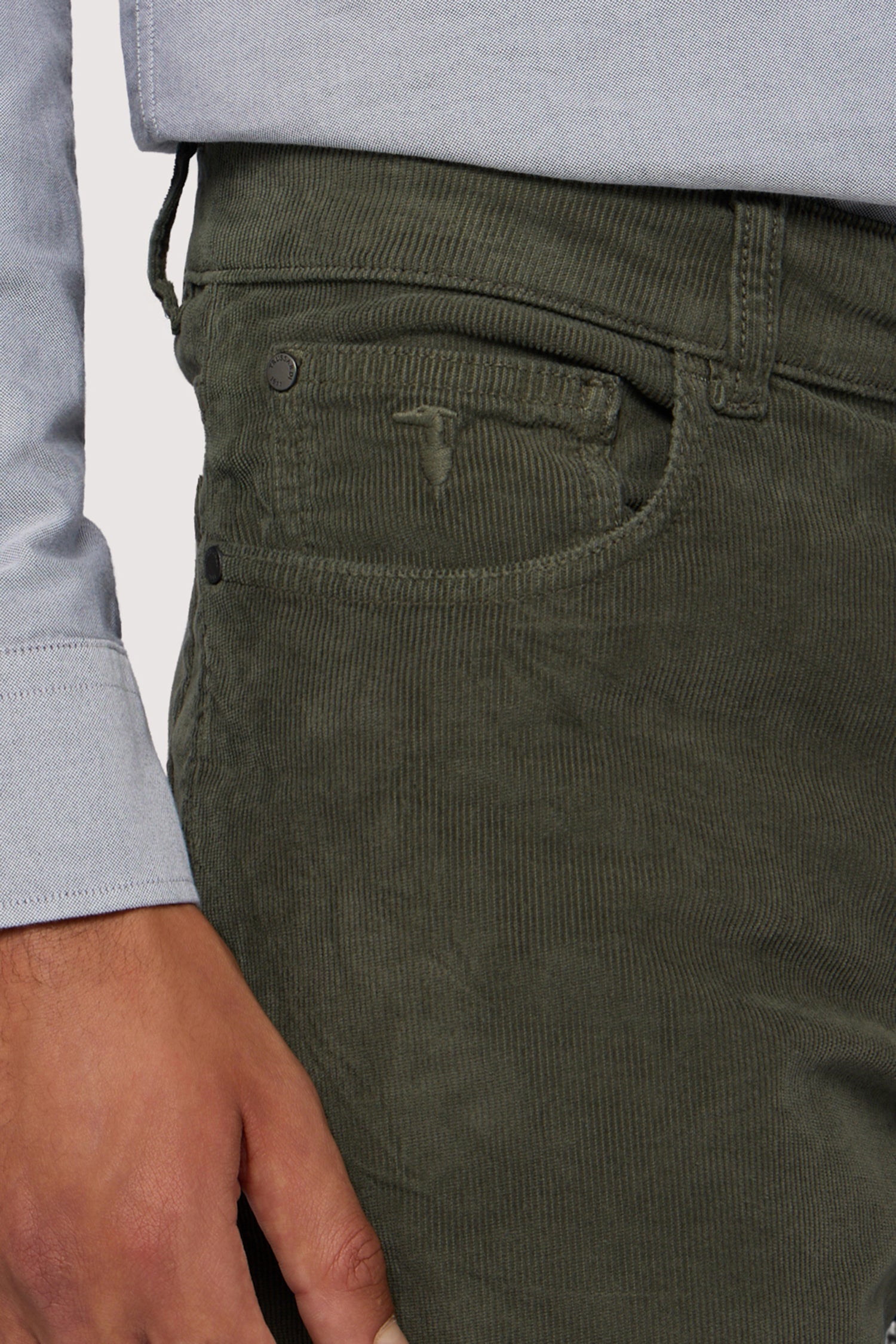 5 tasche 370 Close slim fit in corduroy 3|3fbcc0bbf6b6f70d1fb134e738752d6627f1352f1df02a0d7251c7de16e1d2a2