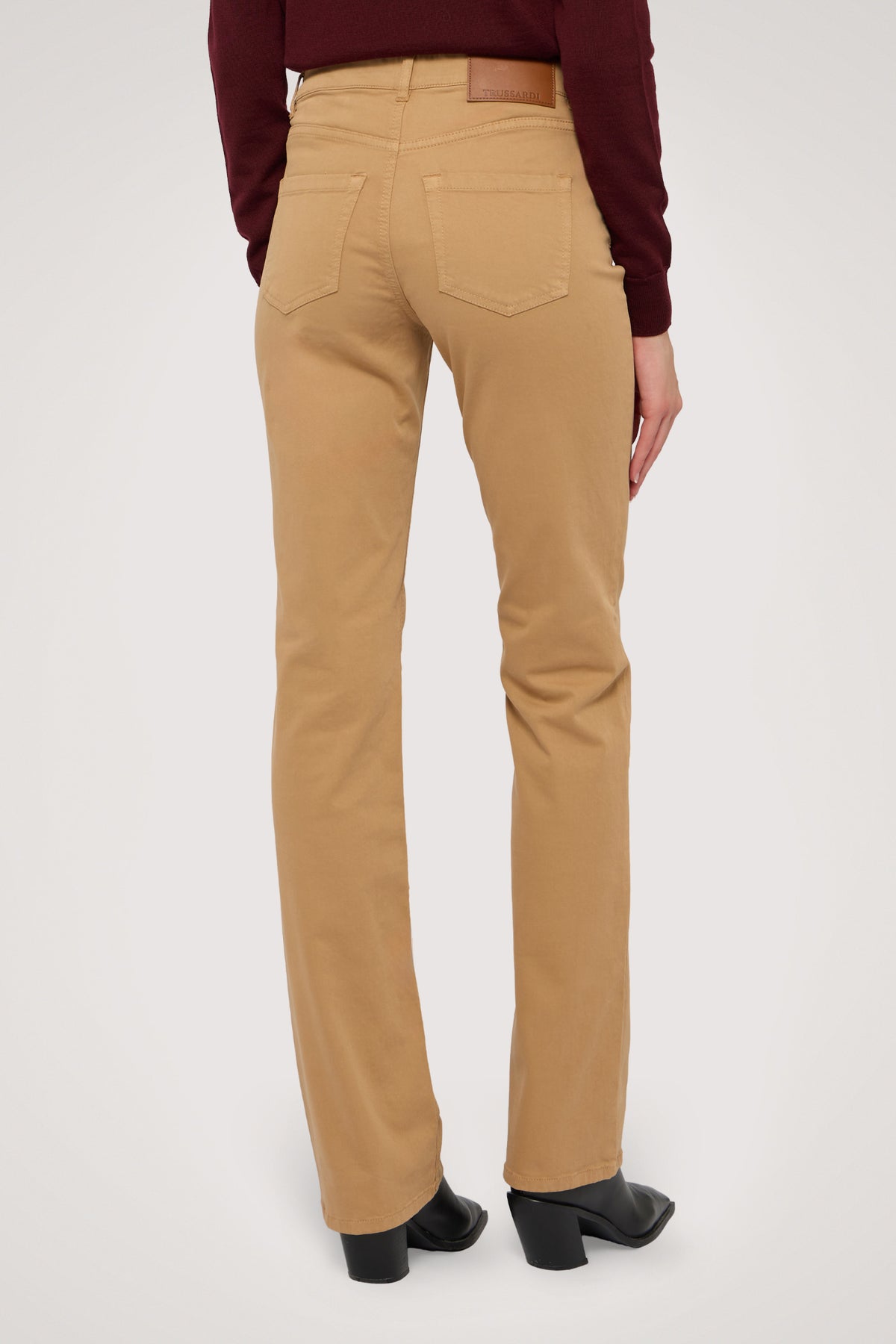 5 tasche 130 slim fit in gabardina stretch 2|9473e9c9e794d3ef8ebd92cbc069445e5939a3ca1a953d26951559ce0044f38b