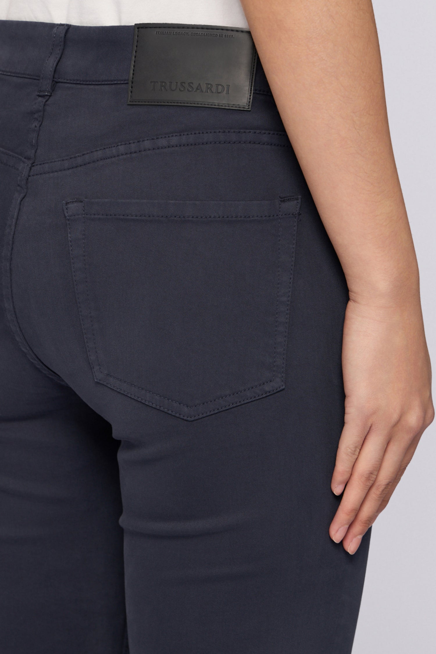 5 tasche 130 slim fit in gabardina stretch 5|3644c8c8197caec30b5472c2c126fe0d1240979acc7939521c7397e96a4a70b6