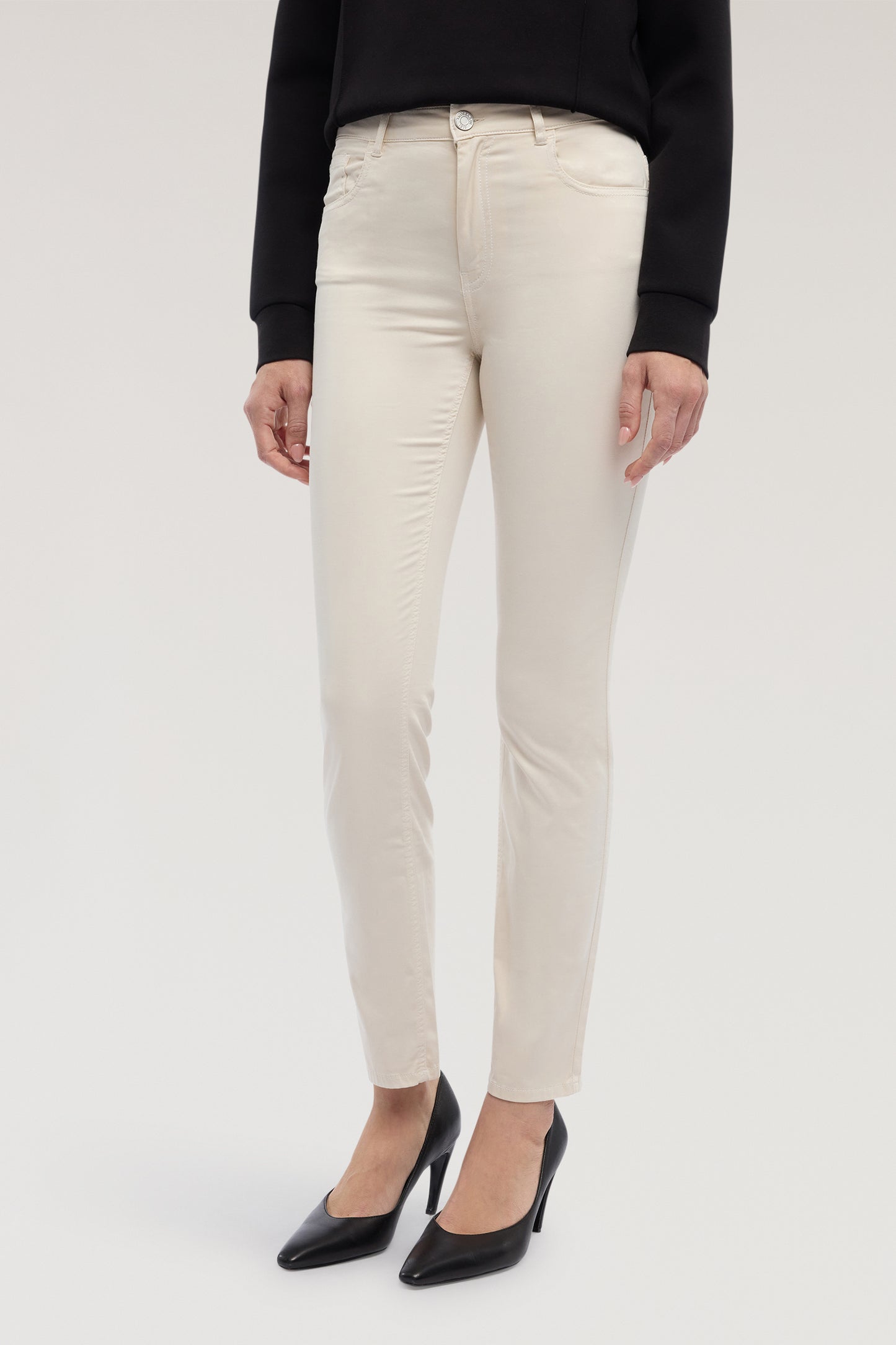 5-pocket The Skinny 105 in satin leggero 1|6381faa0a81682151063261ab458998678a366569d8fa382f36fd5b108a0f540