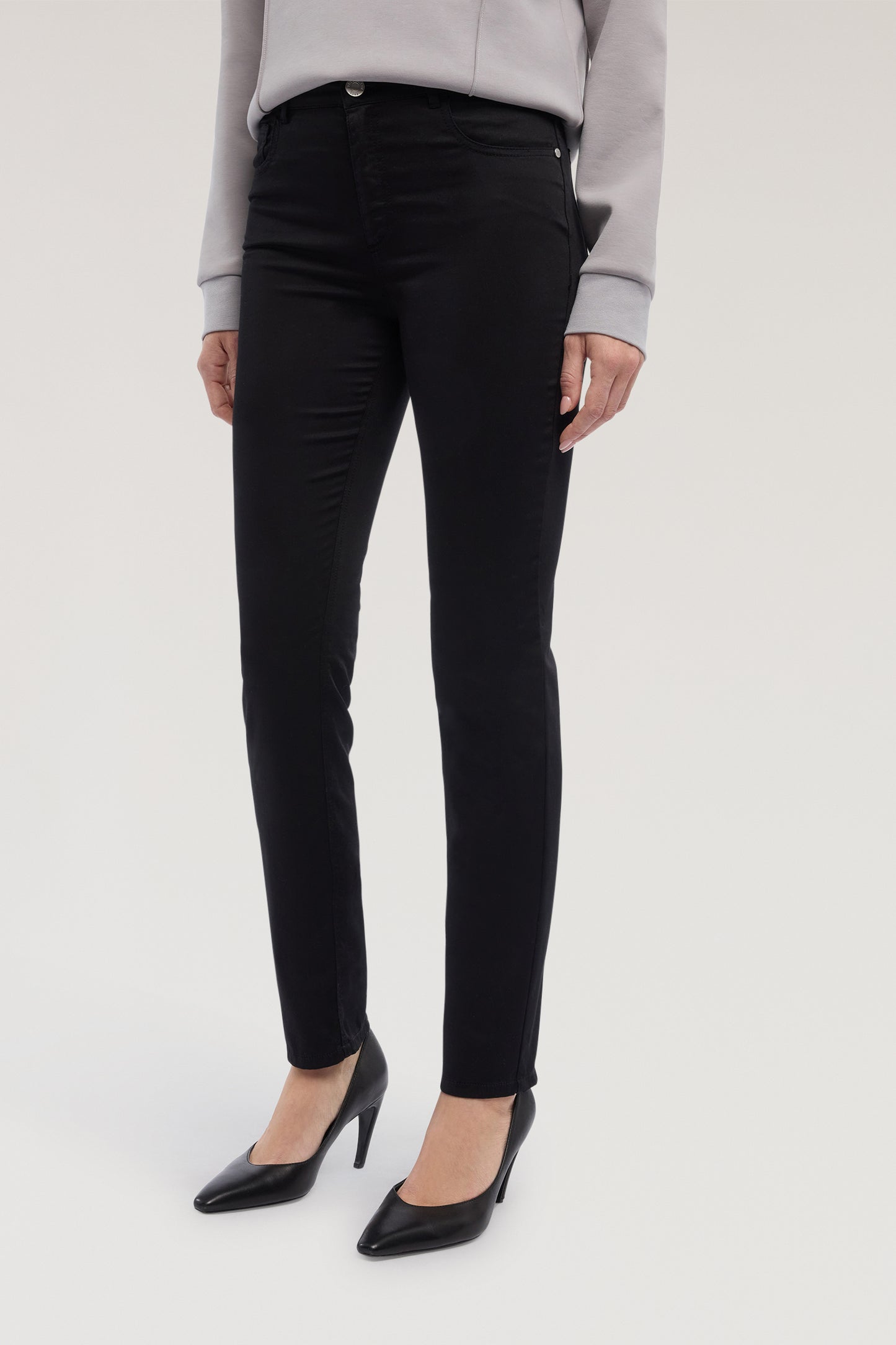 5-pocket The Skinny 105 in satin leggero  2|48dc3af85b4462488143f98ddcb87a81b037eed1c67c92d8c305b540493b5b39