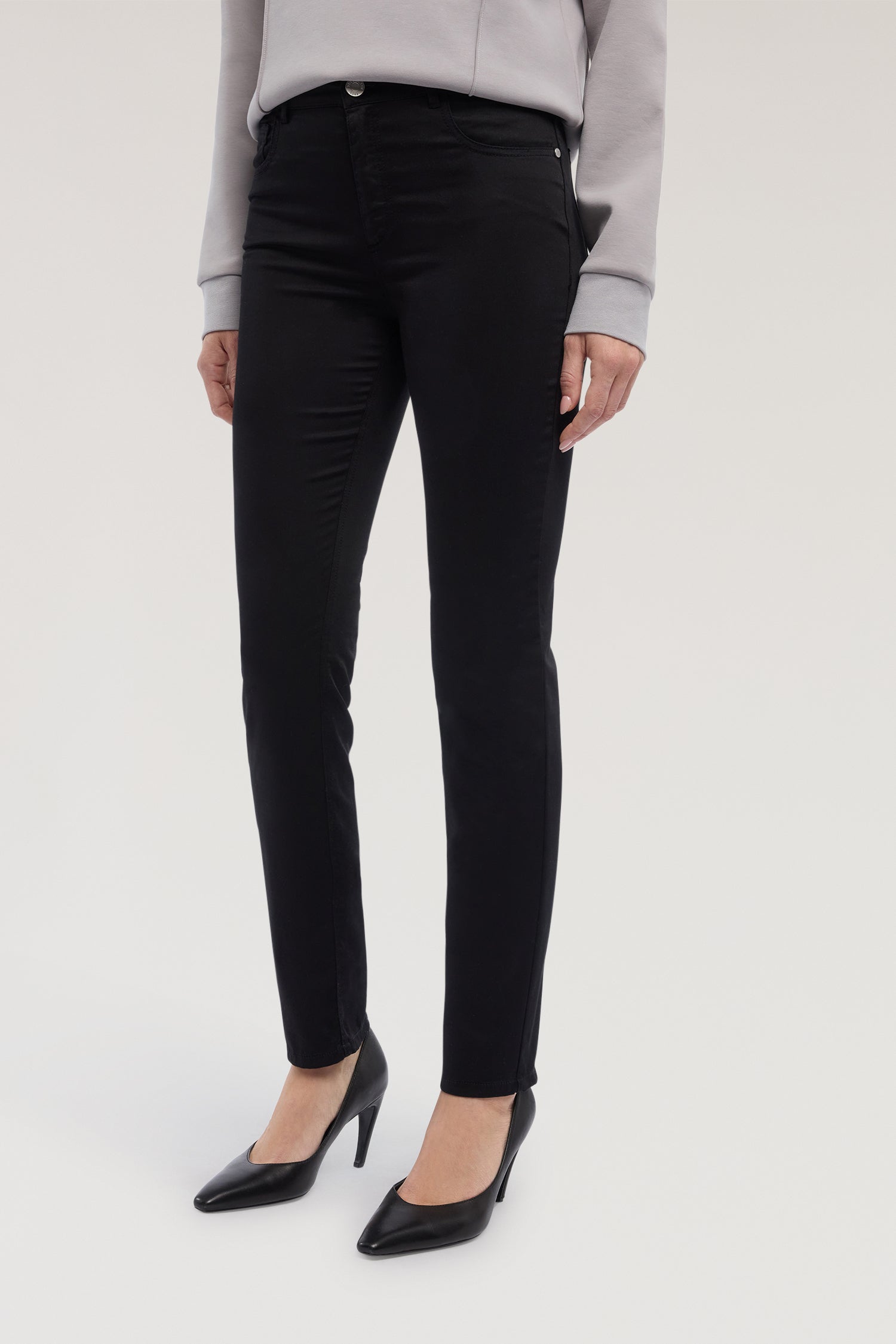 5-pocket The Skinny 105 in satin leggero  2|48dc3af85b4462488143f98ddcb87a81b037eed1c67c92d8c305b540493b5b39