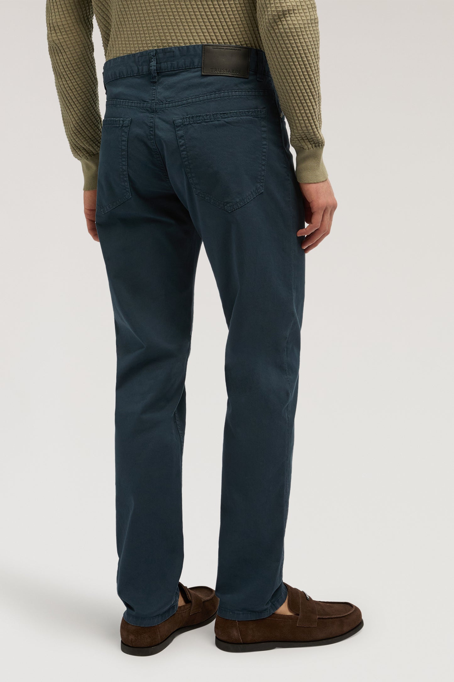 5 tasche Slim 370 CLOSE in gabardina leggera 1|9956117a393c510a5d136d39912146fb5f0a9a1dfe27152fb7bcb28190102f53