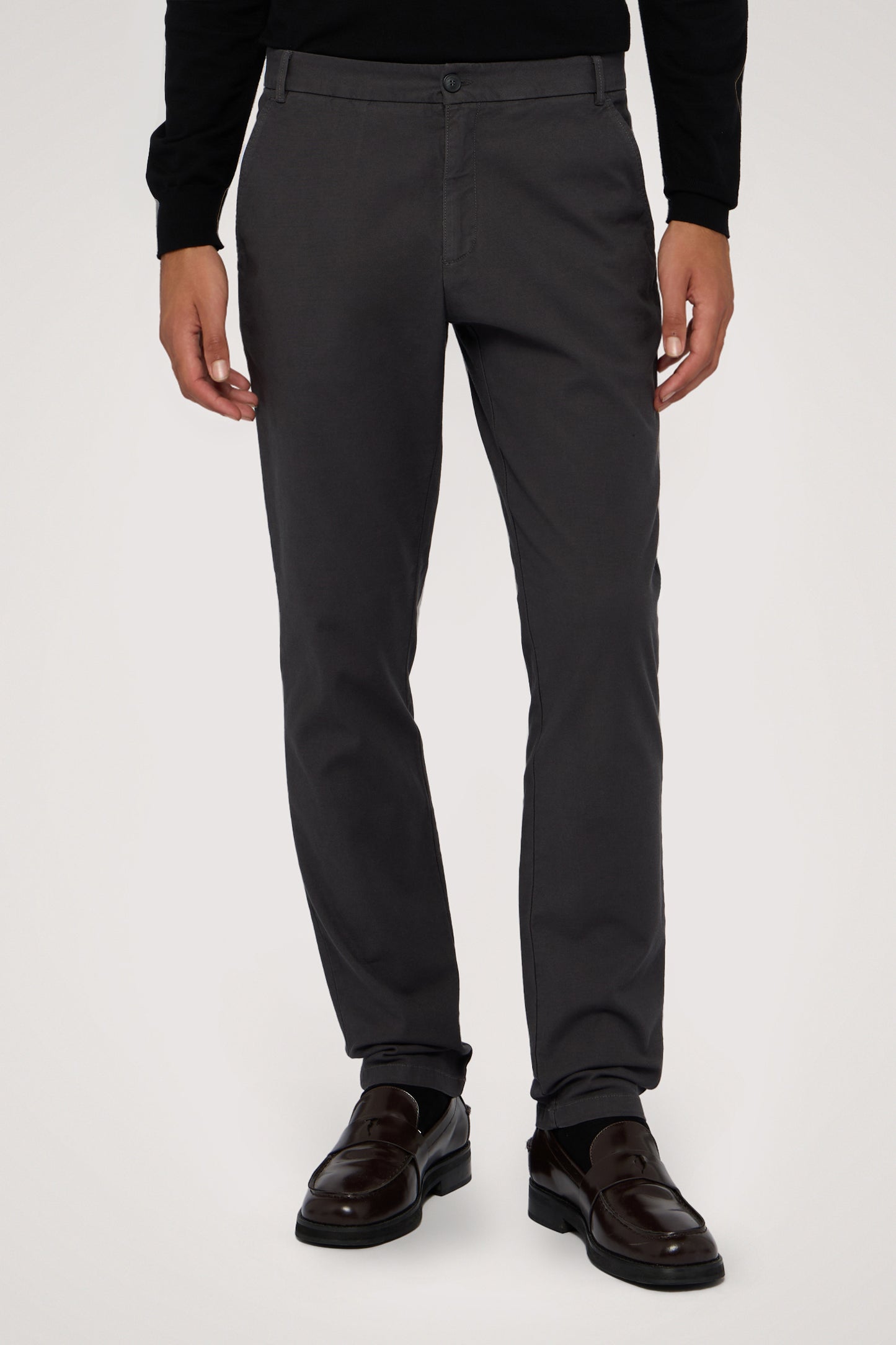 Chino aviator slim fit in cotone texturizzato 1|b4ac7712c8db2e3bdf3b1b70bde0c16dd1868835125573f72a7fb4cc5fc96cdb