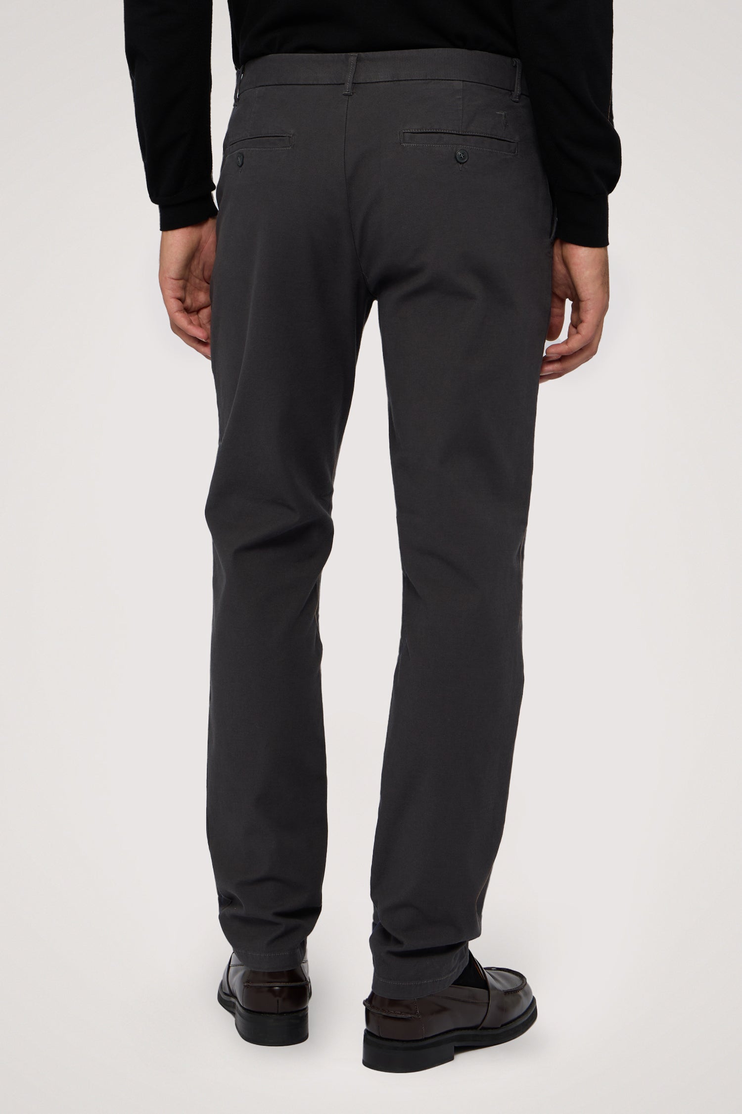 Chino aviator slim fit in cotone texturizzato 2|a6b17c2cc9646e8d0ad026240b93c1d50782b216cc42ae4ae79f3e7ca7439ec5