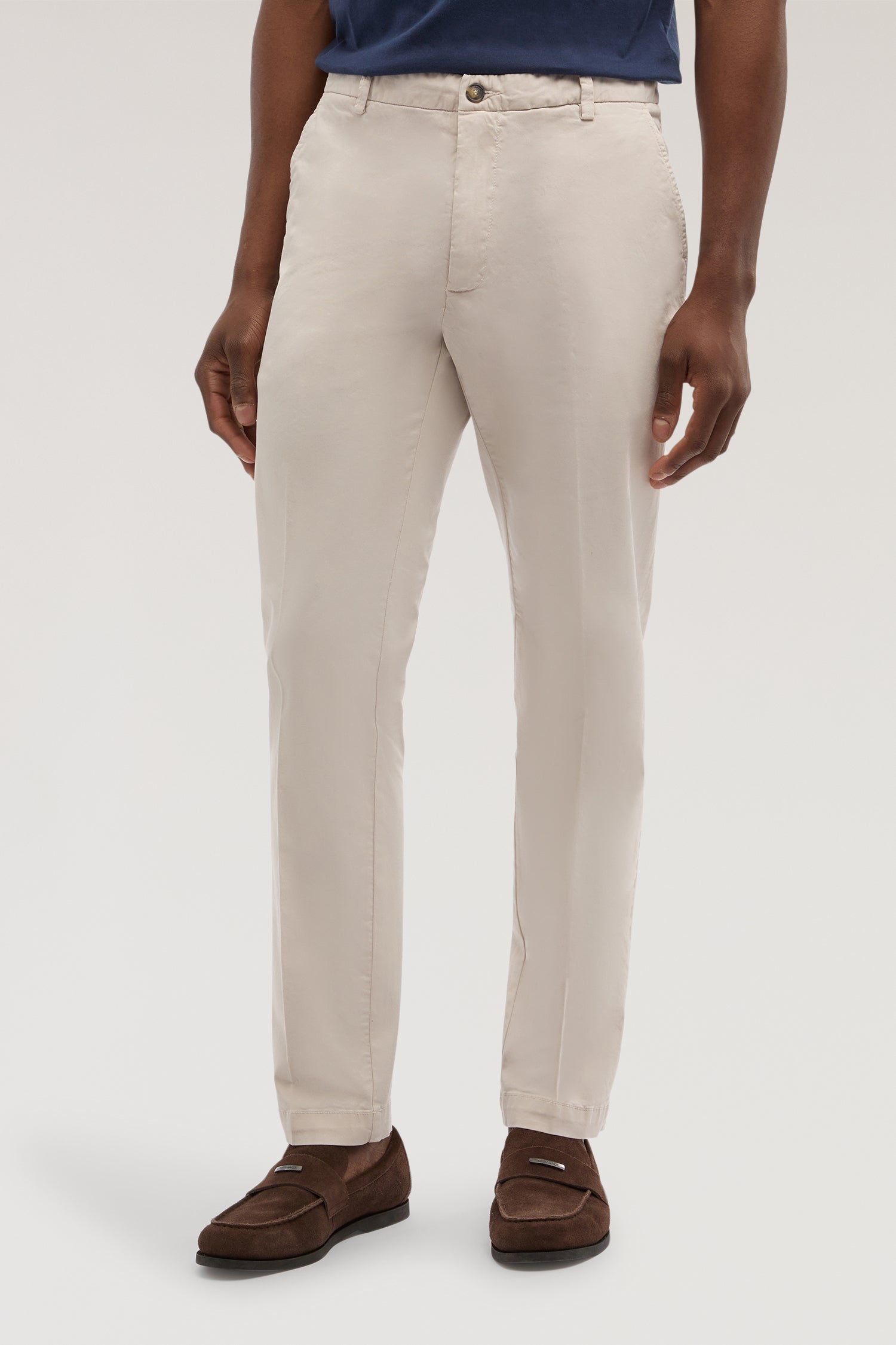 Chino Aviator 301 slim fit in gabardina 1|6c2f13d3eccb3cb7bccc30d5bd6a2ad1893fdba3b37c4dbd17c440889108f654