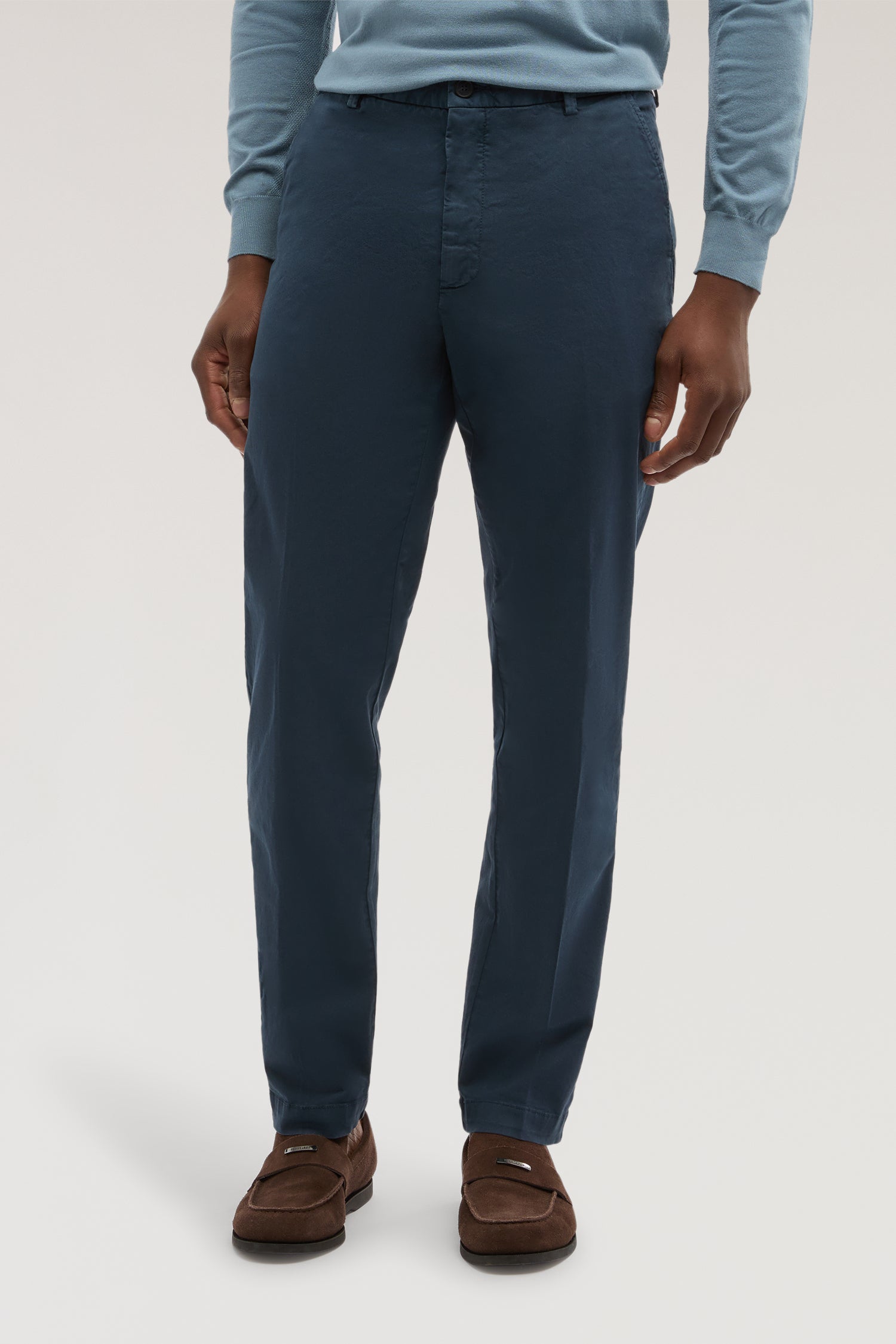 Chino Aviator 301 slim fit in gabardina  1|76d48ab60d34858fe77403e3bad4d73dc49760525a7adbedc83cc66111169fac