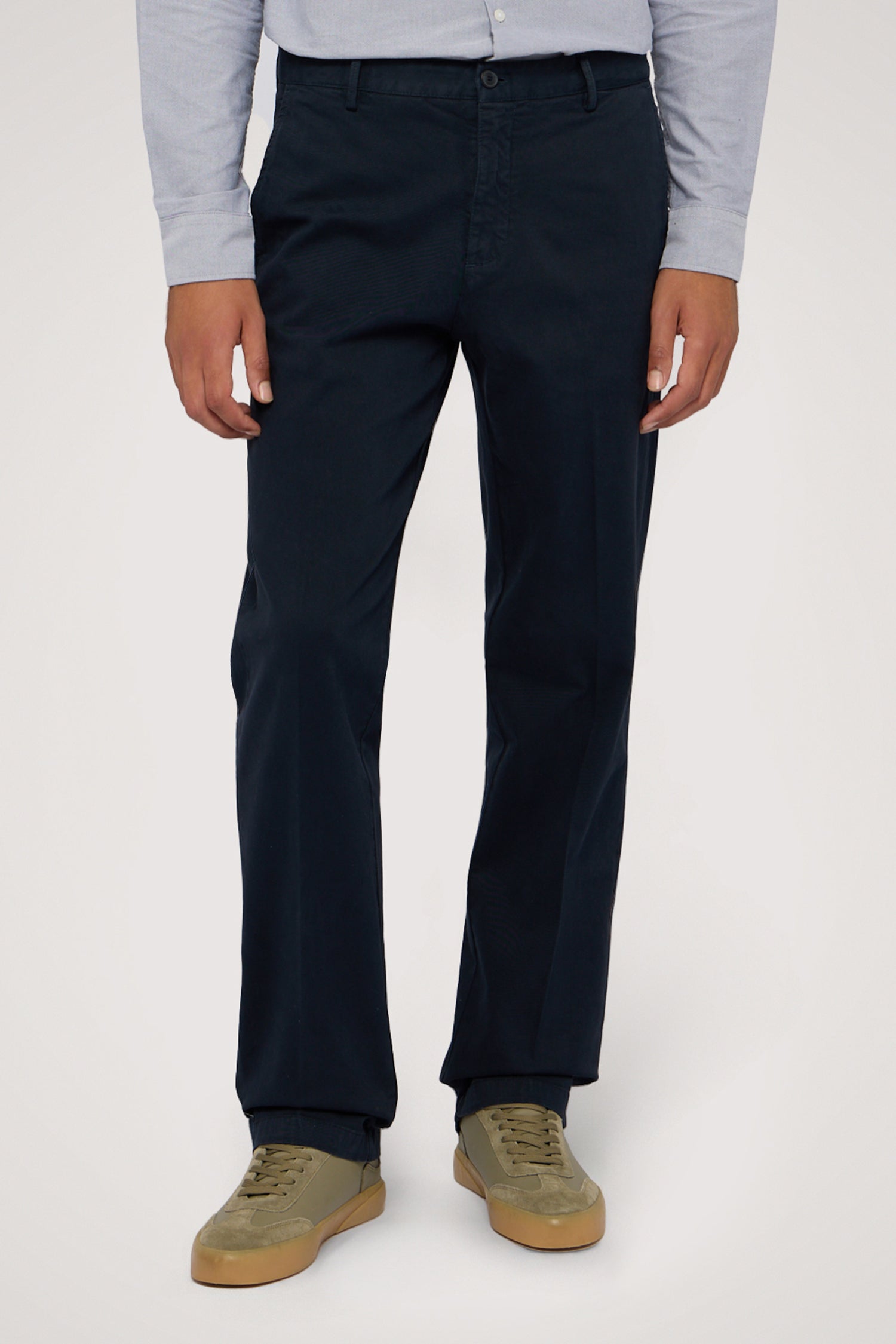 Chino regular 302 in gabardina stretch 1|9a57e1498b904fabee752111b34f2768a14ef164c43953876596b992b723b86e