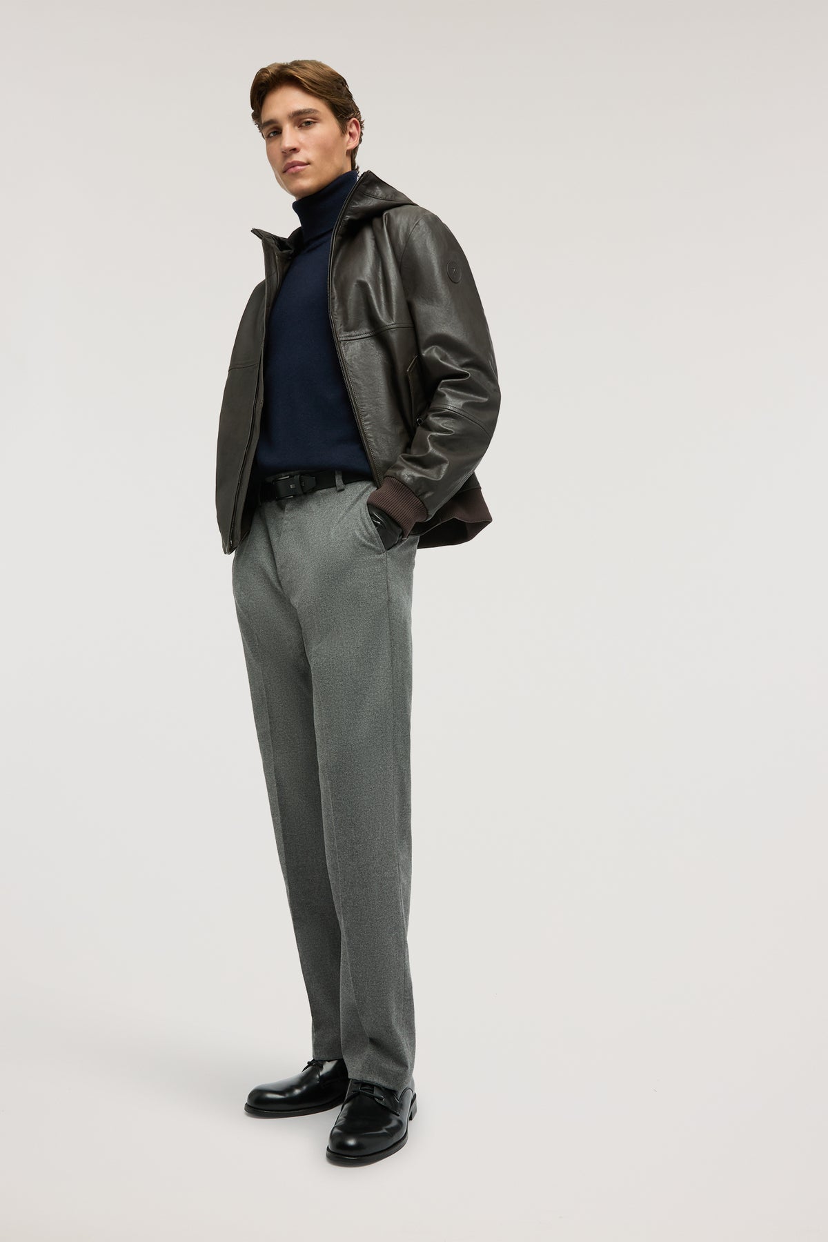 Pantaloni 302 in flanella di lana 2|e8ba9cebc44bbd6d35701dfa079470fd01f149419dc46b0d3fb78ae3a3c67b79