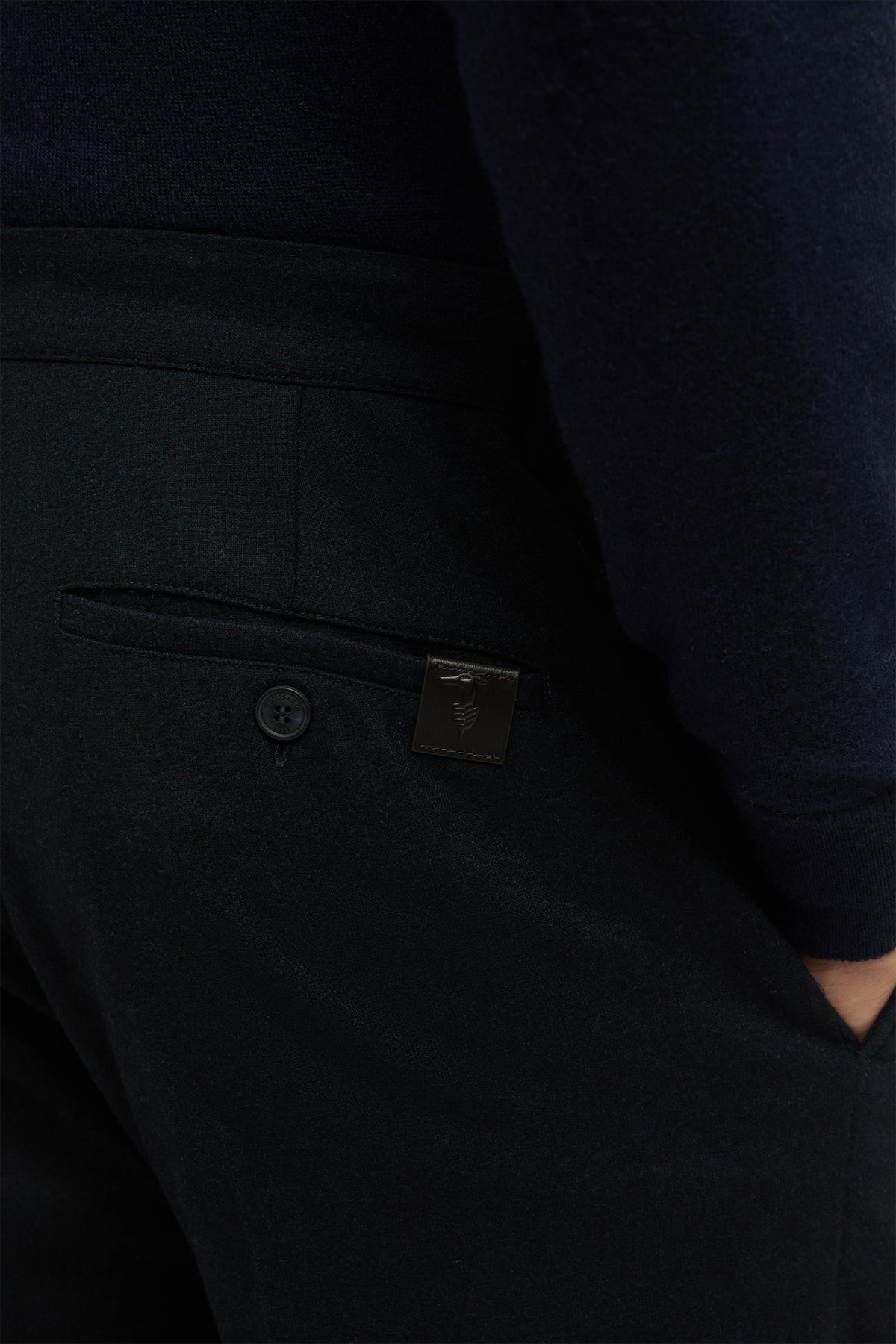 Pantaloni 302 regular fit in flanella misto lana 4|95f269c4853feae3021c60109bee943863c782157496b1124cfbcf3e1001603f
