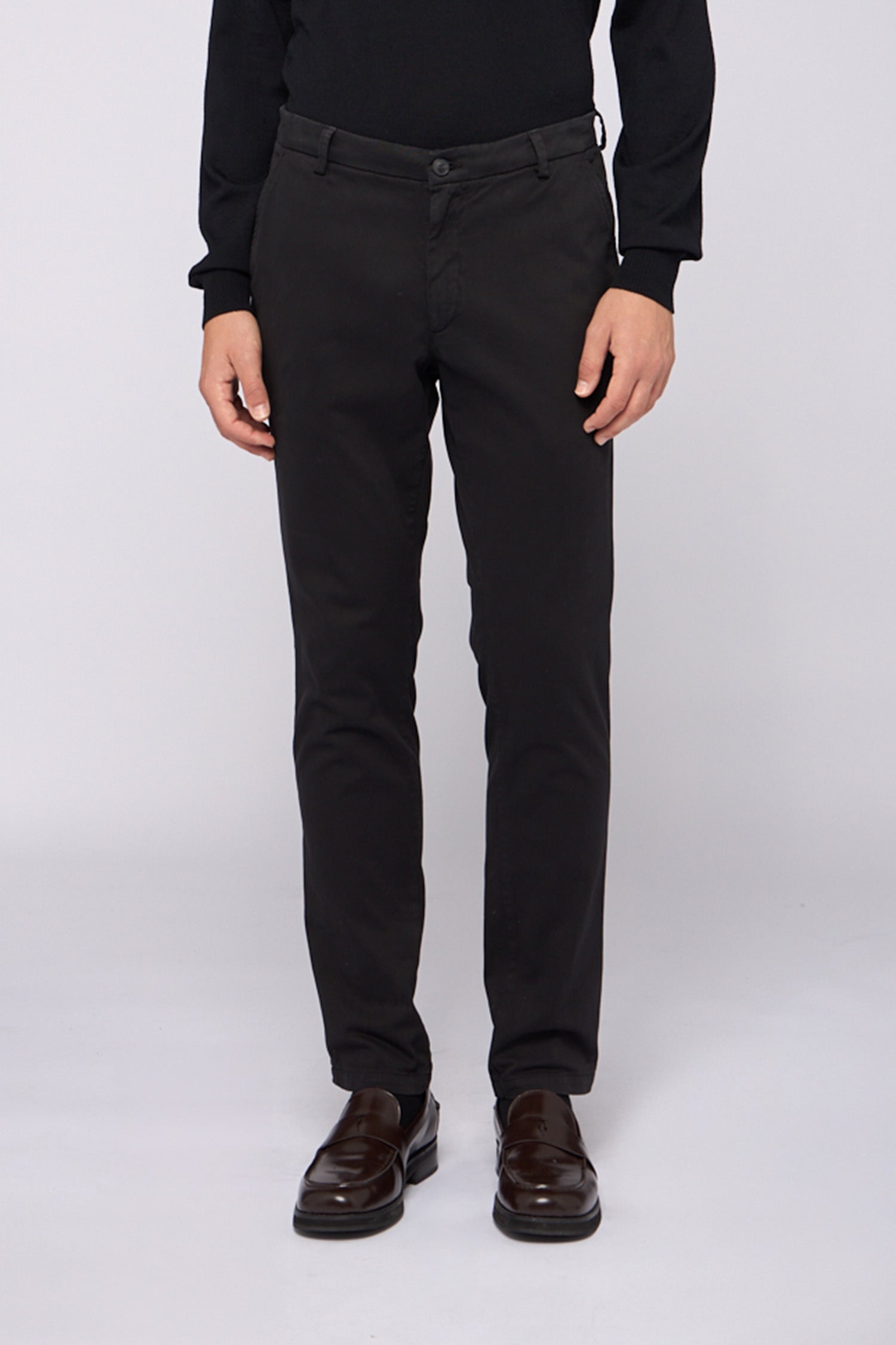 Pantaloni 301 Chino Aviator slim fit in gabardina stretch 1|8e144f029320619cb846aad9d946514046533e960a7c5c0dabab01584351e637