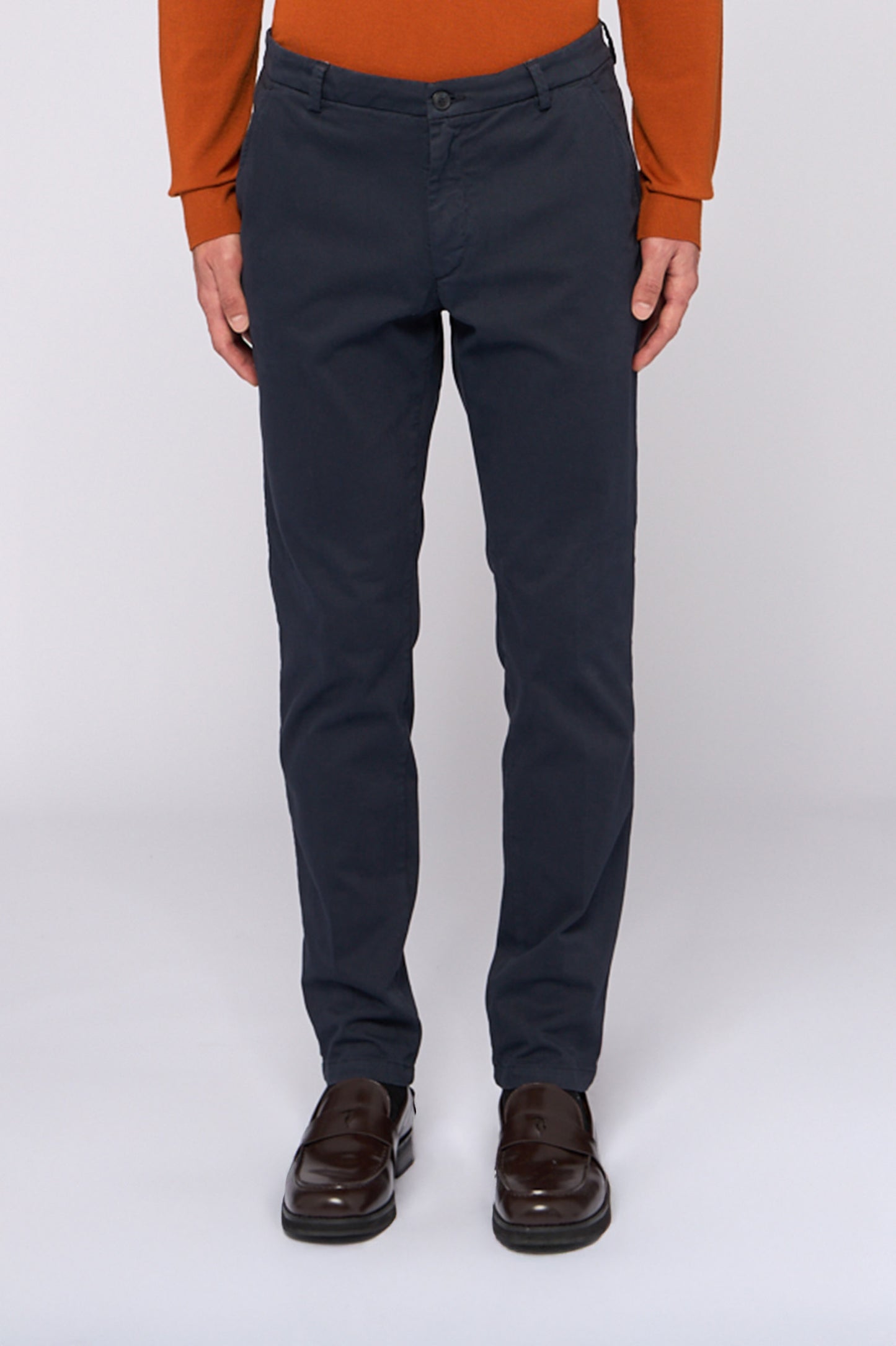 Pantaloni 301 Chino Aviator slim fit in gabardina stretch 1|da808e73ce7285ef53bab6529ee360bde55ec591759f7d0a0c1c07b3d9043b27