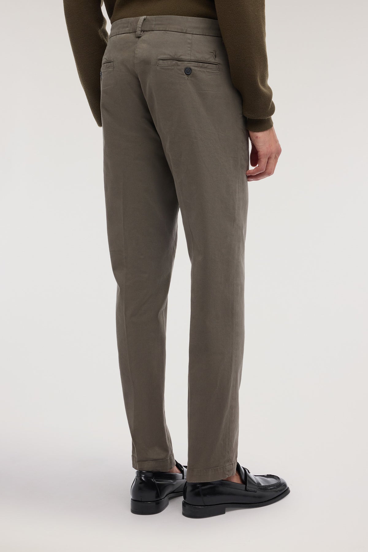 Pantaloni 301 Chino Aviator slim fit in gabardina stretch 2|a4ee5fbad3e825f4d6a391263dcb077ed95a908ebefd14371328709b819333c8