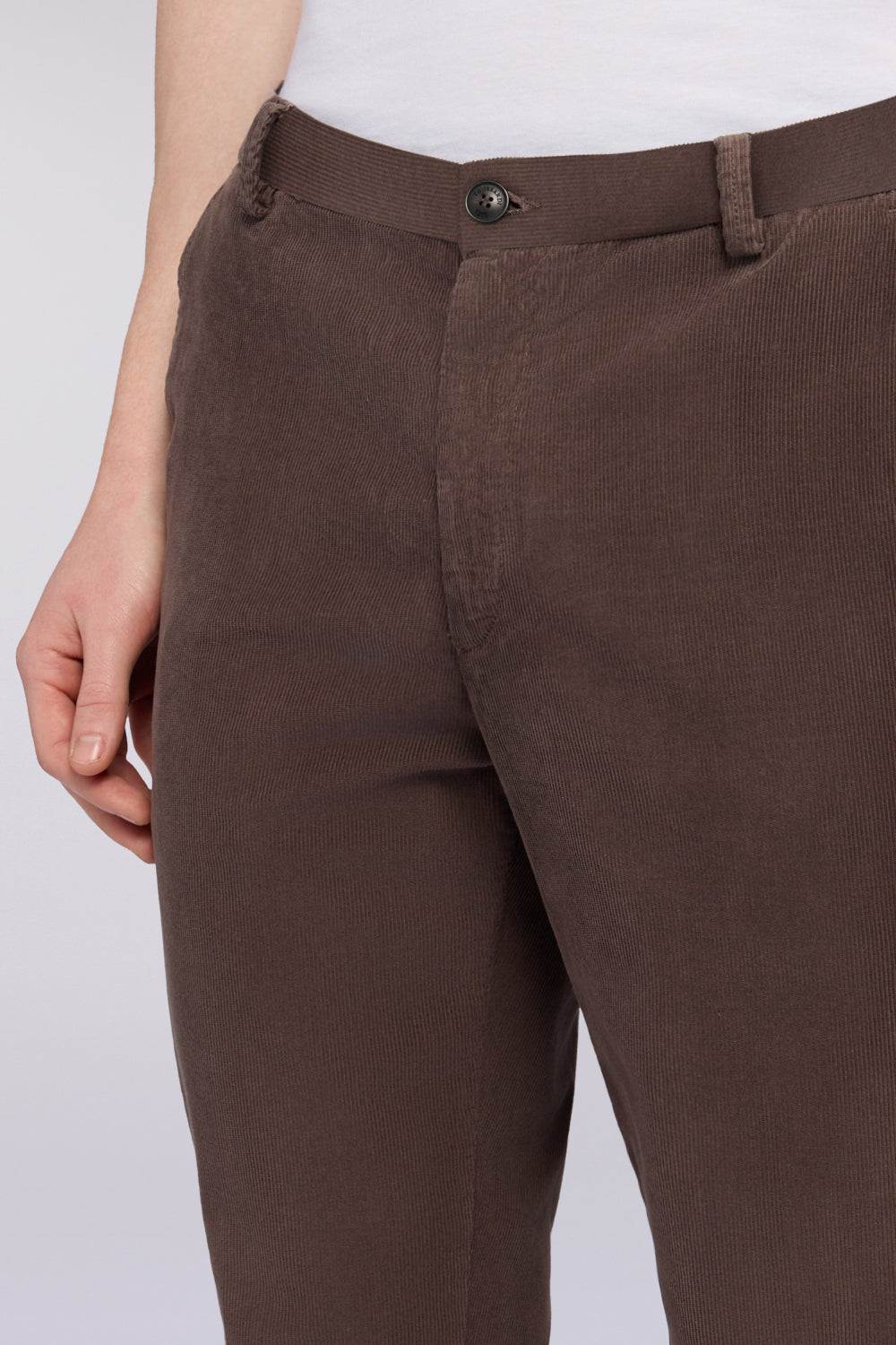 Pantaloni Chino Aviator 301 slim fit in corduroy 2|fc07f03ecd49ddf0f750de0ec9a1ec64b9f4eae149f78b3ef88d9d1b4ca0cb68