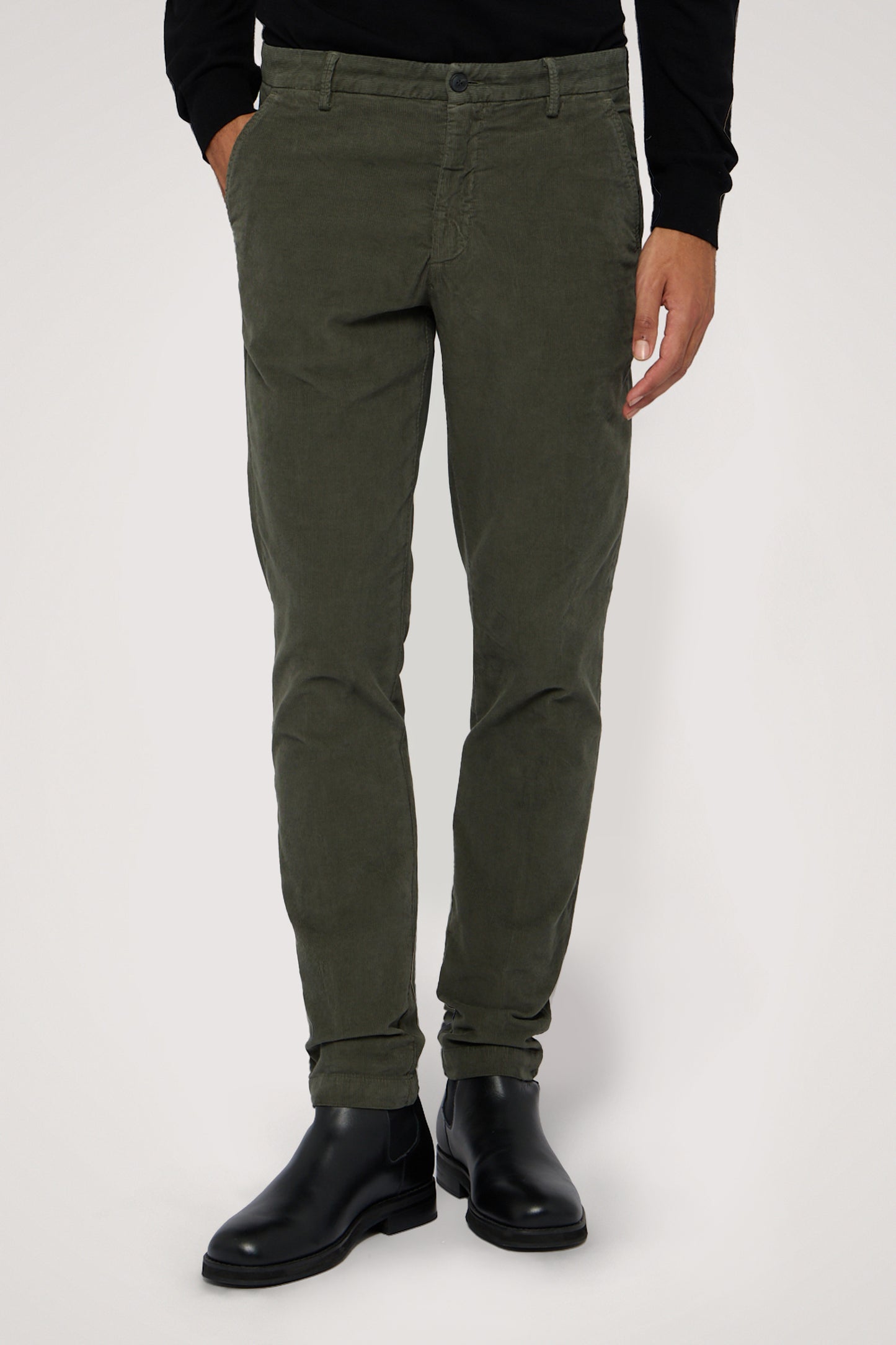 Pantaloni Chino Aviator 301 slim fit in corduroy 1|53d856c8dbd32291f06b8aaa53721ab3e40b113ea392af4e61e09c9bef624817