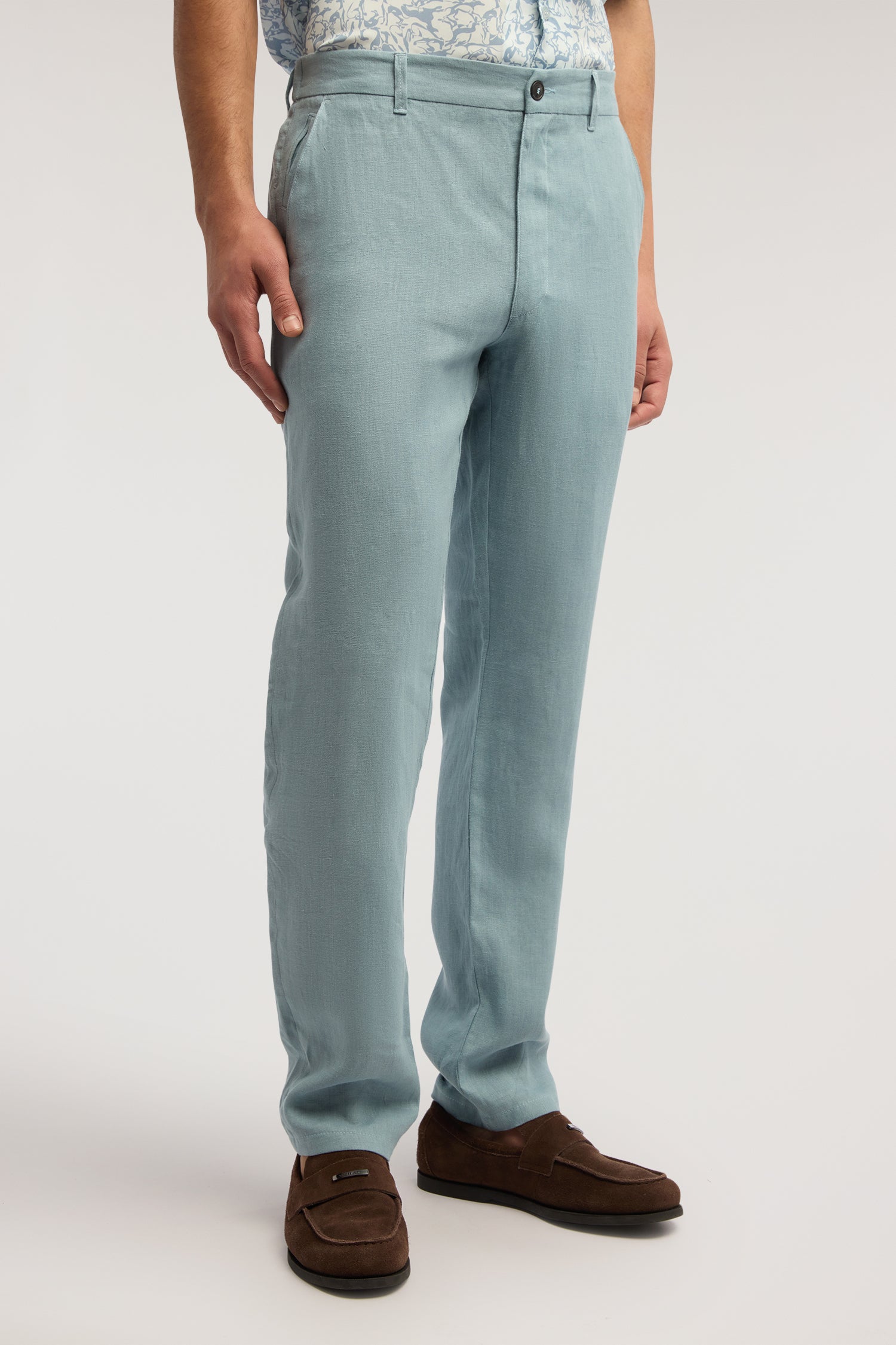 Chino con vita elastica in lino 1|6cea1731b62f137c14c892cd32a86e36b7f656276c995a326d3f76379b475a8b