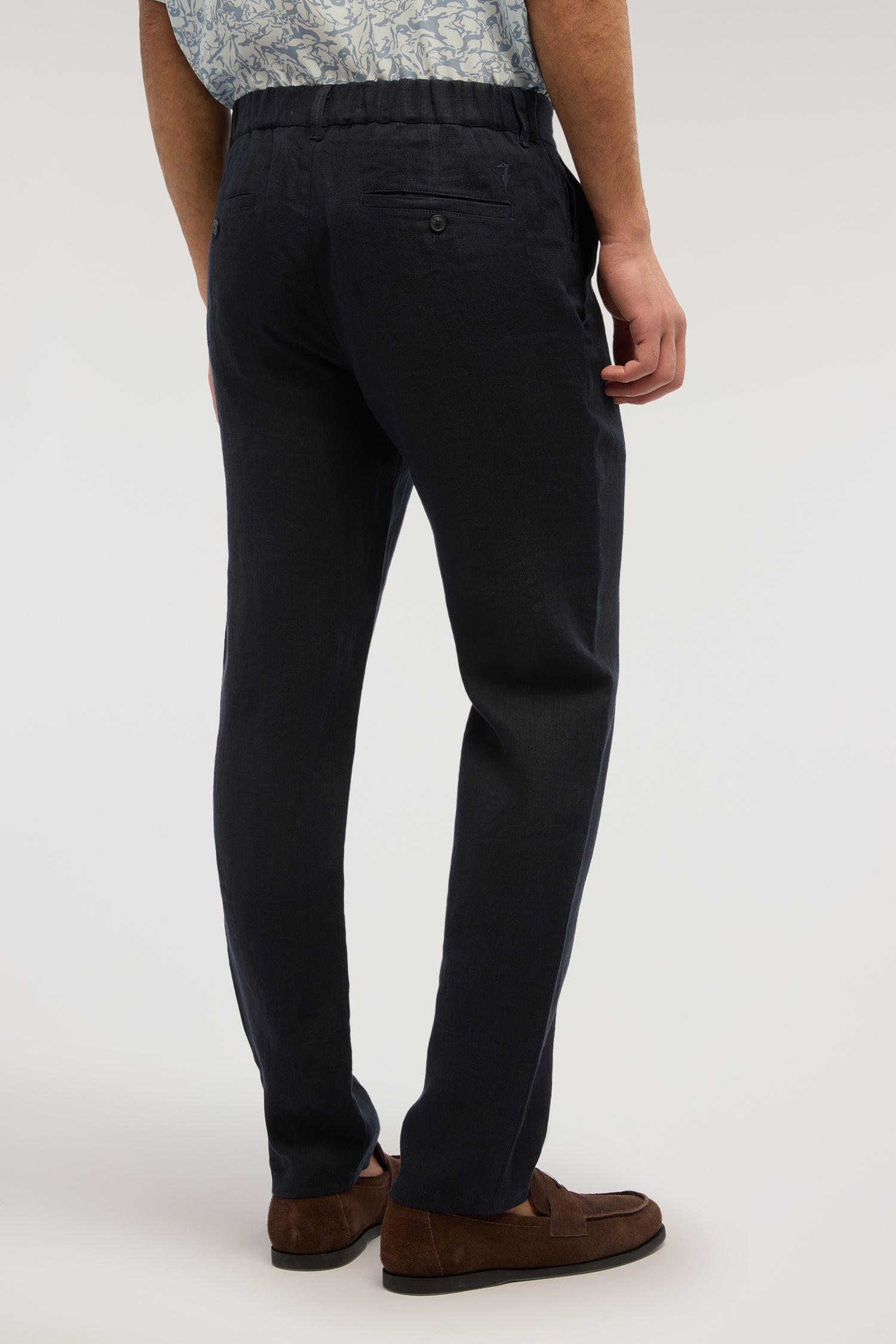 Chino con vita elastica in lino  2|f0b8025cebb7747ac6856dc4d1135885a8297d77a39b08f529b748242c3b35c8