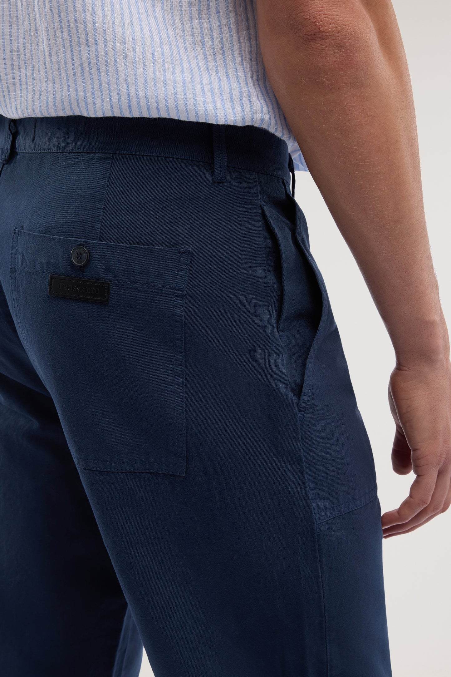 Pantaloni fatigue in misto lino 3|cc093011a5ba2feefc537ee08bb88bab73b1d9c674cf749a2af95b571896b54d