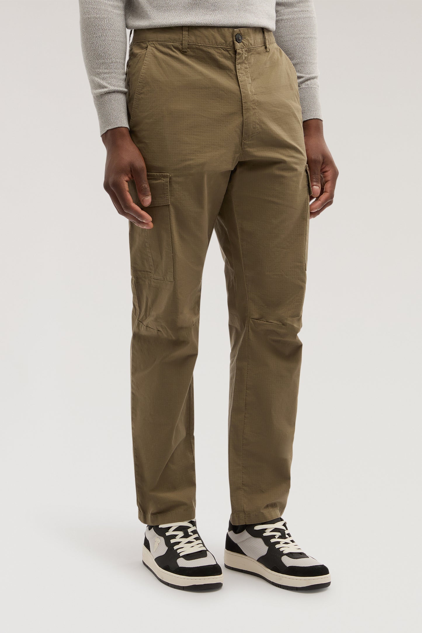 Pantaloni cargo in cotone 1|2983781140013ad259e8992568746ae62c324fb053680df614af6d31d0834e01
