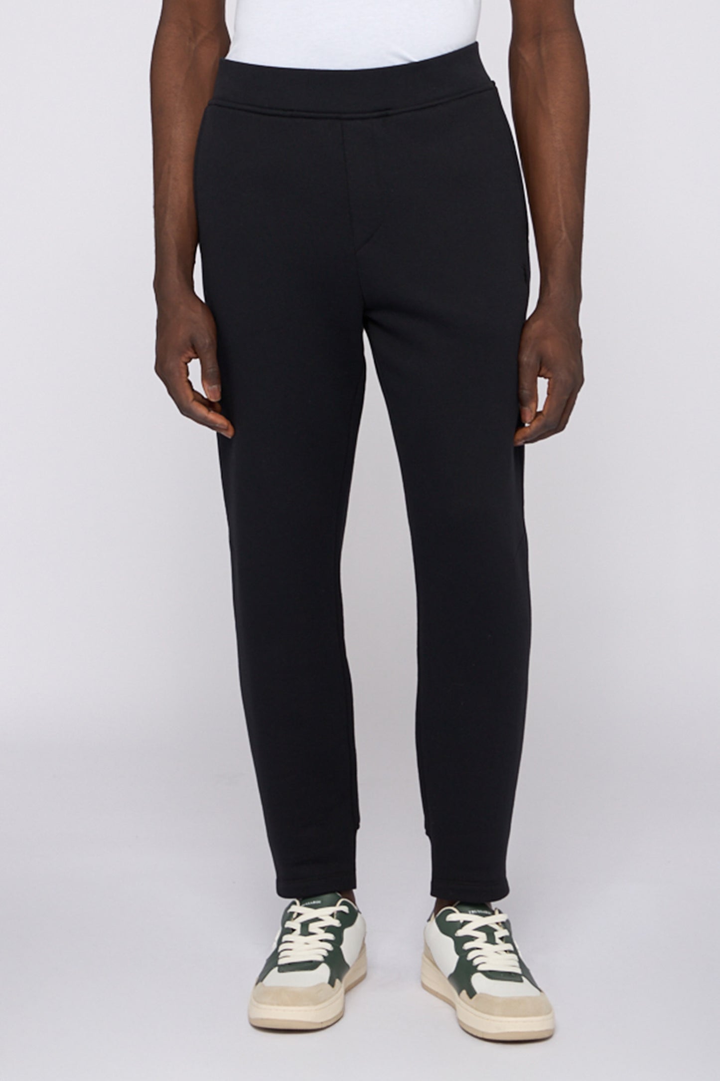 Pantaloni da jogging in jersey con ricamo 1|2c533bfb2c52e06e4ae2f9c9f32061b98e7d858fd71fb1471ff245442688ecae