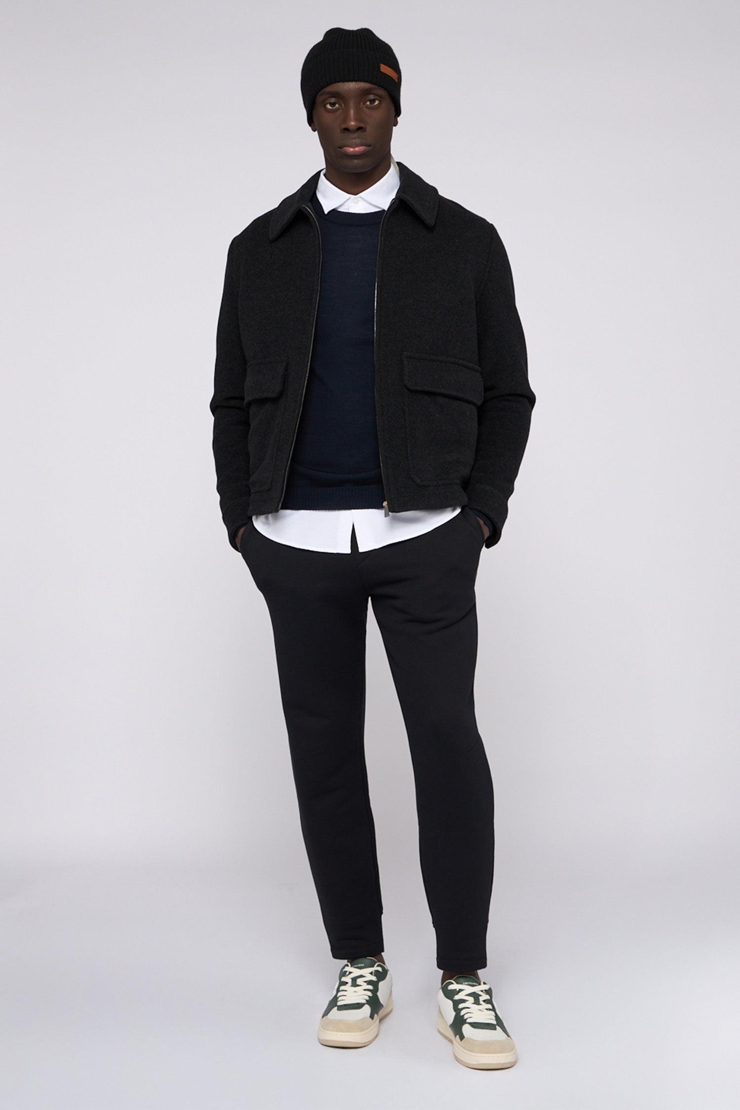 Pantaloni da jogging in jersey con ricamo 4|575b02f3c8106c55ea2a800b0bc1e9ecb32a4ba1e1dba0e0e05c791df4a6f0d7