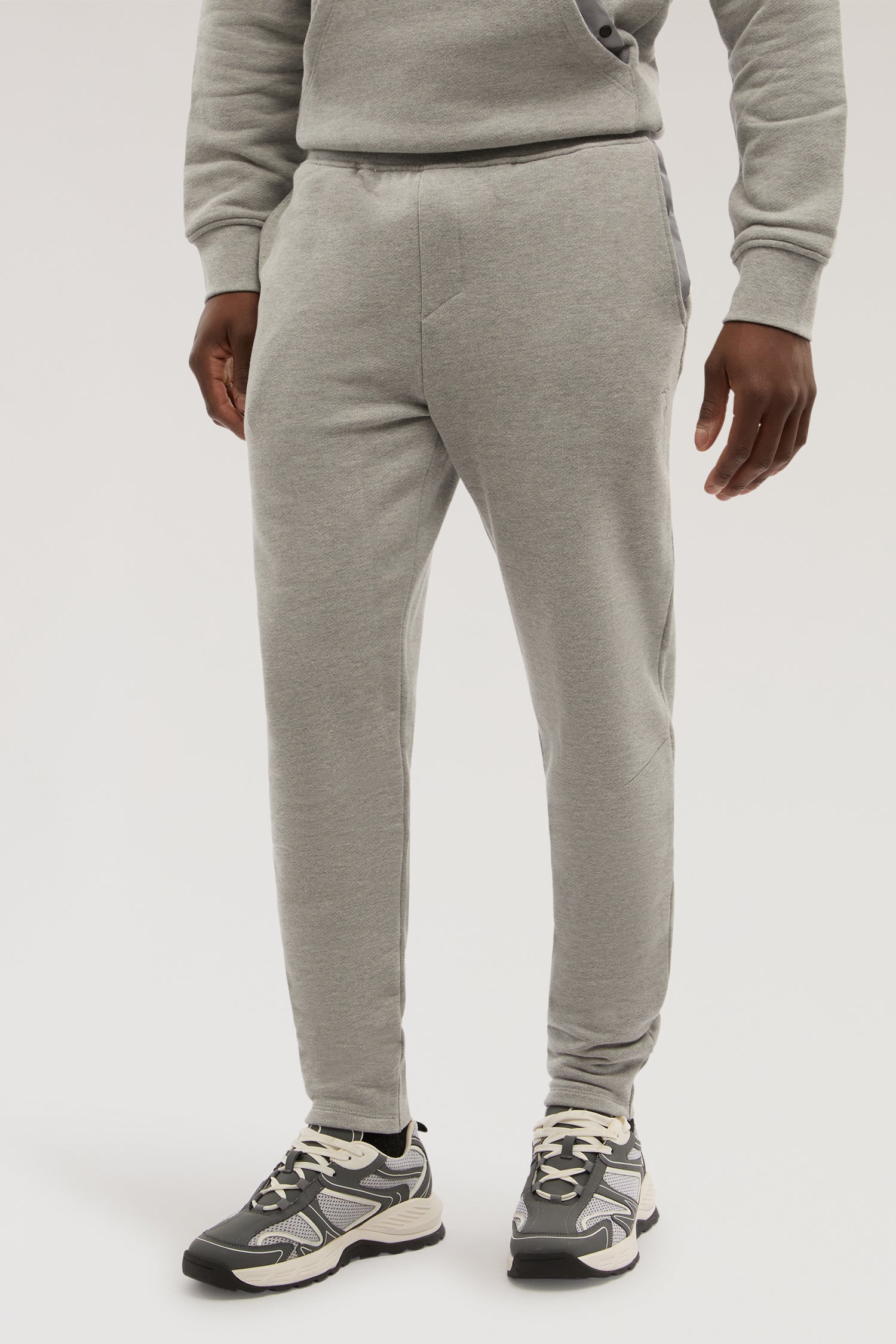 Pantaloni da jogging in jersey con ricamo 1|e026c041e05a556cd8959018cb430c75a4a00ea7b9a93e0ed69dff6364e2bdd0