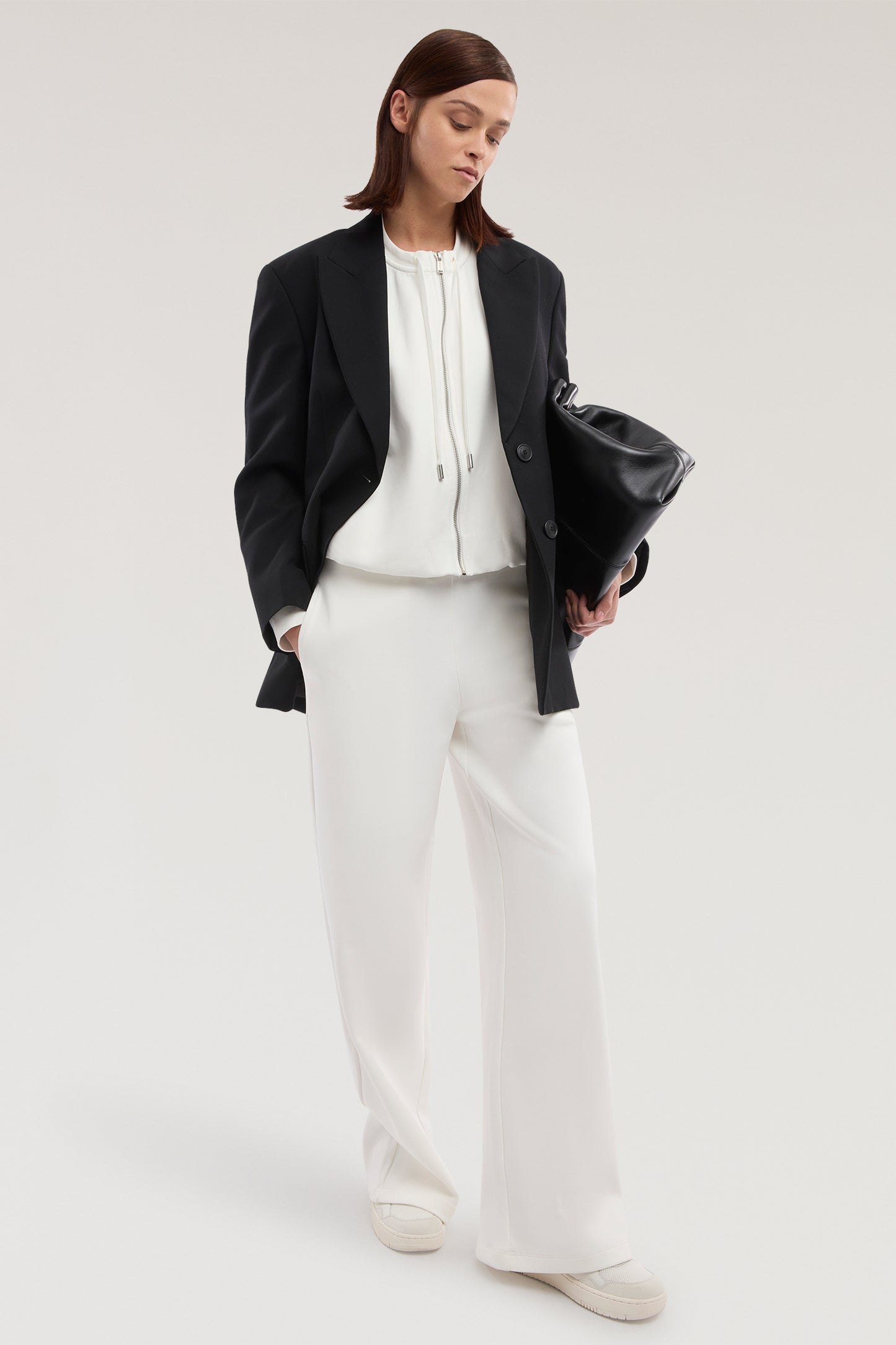 Pantaloni ampi in jersey diagonale 4|f1d899bd5da92eef83af114acaa6951ce5853ee224c17221cea37f42e3a4a7ba