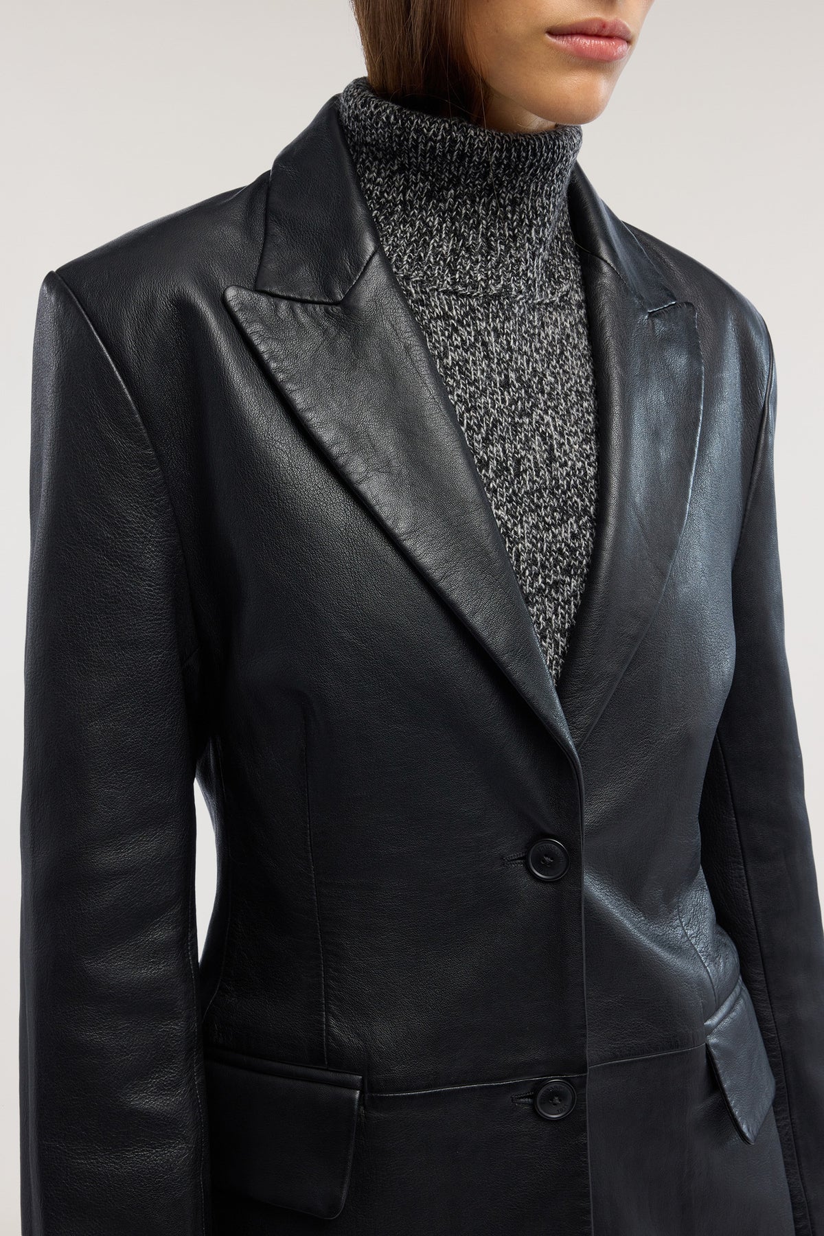 Blazer in pelle 2|fae10d825f33d2a46210d861a75a51a21fc0014bf938730d2c5612f7cece802e