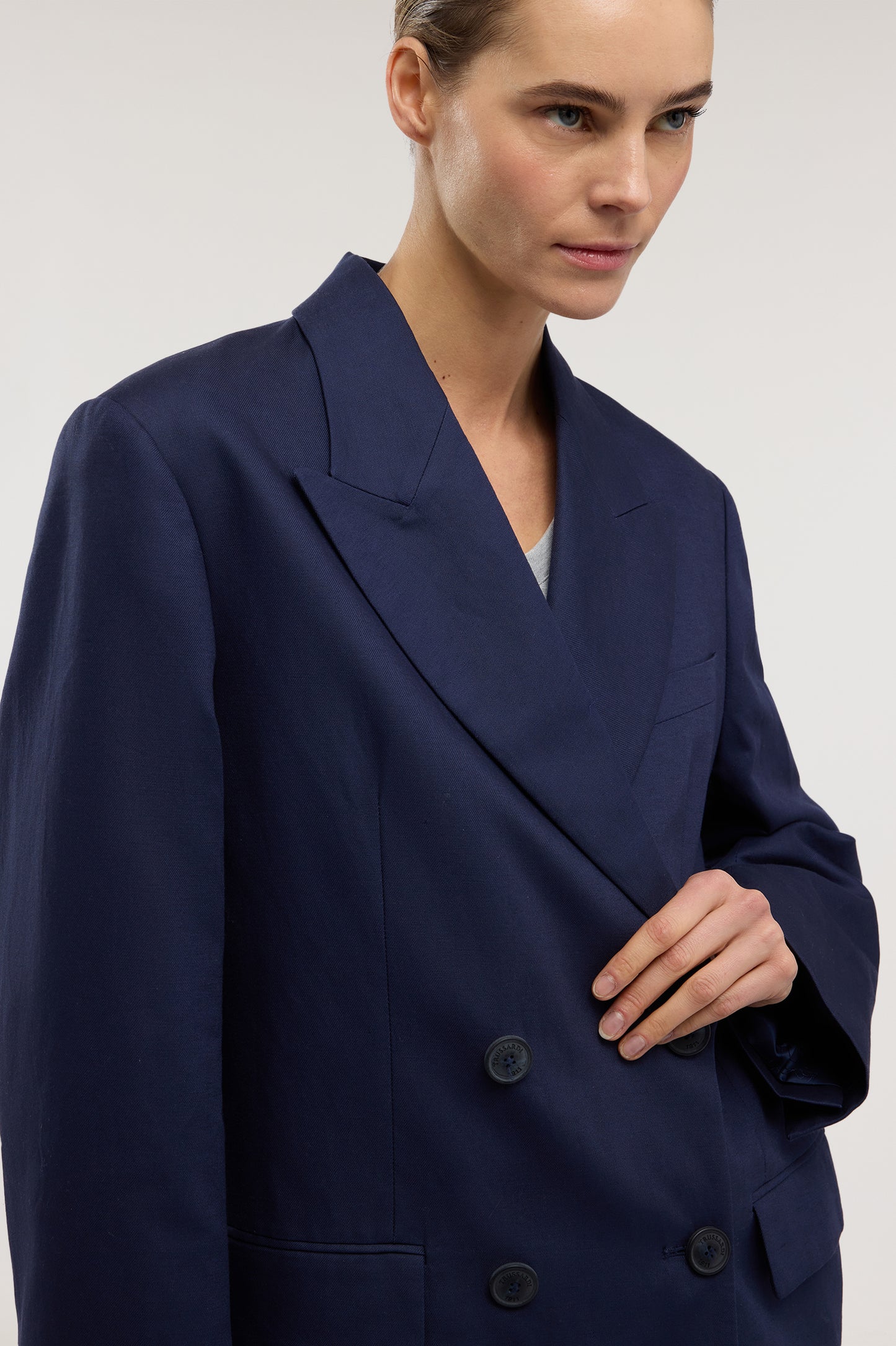 Blazer doppiopetto in cotone e lino 3|5ccc743bcf47347d6b8e631831df7f913838c63b41bc91b7f8fd6633ca485b57