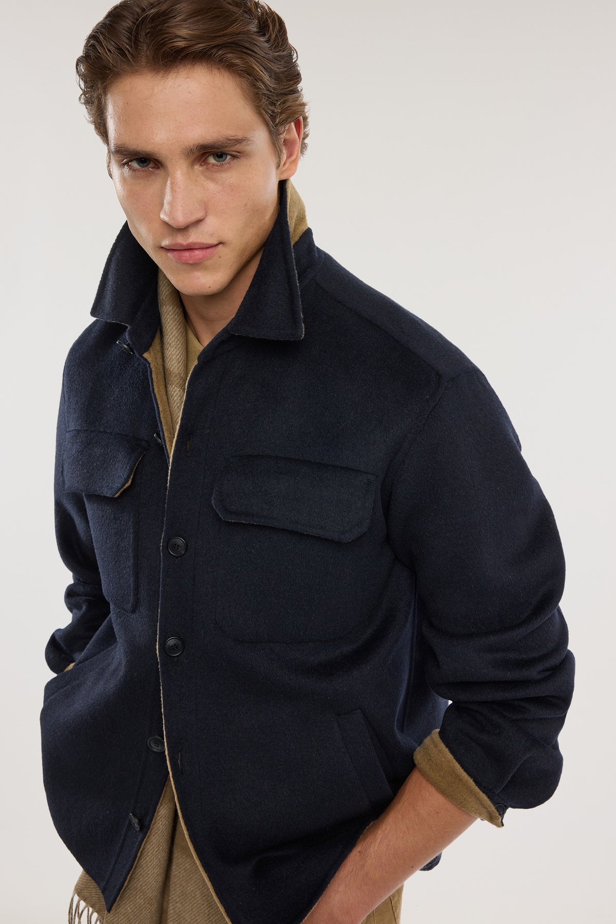Overshirt in panno double in misto lana 4|c79e98d44eaa08bc1cfdd955b0022cd43b3656164ae9c5fc3c66f28c5e4a8c5f