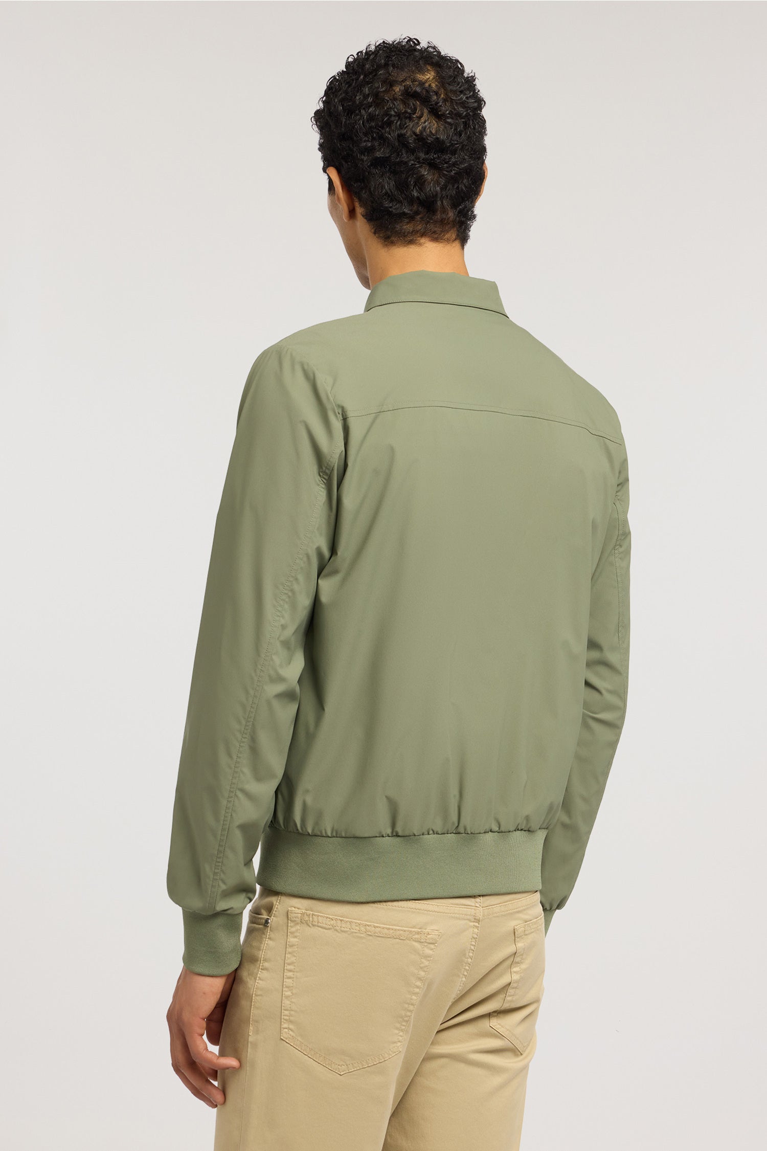 Giubbotto collo a camicia in microfibra 2|a427b5d791d5d810c9e40a042c80ebf6432ead87d7af7b5b12414b7bdd67cc36