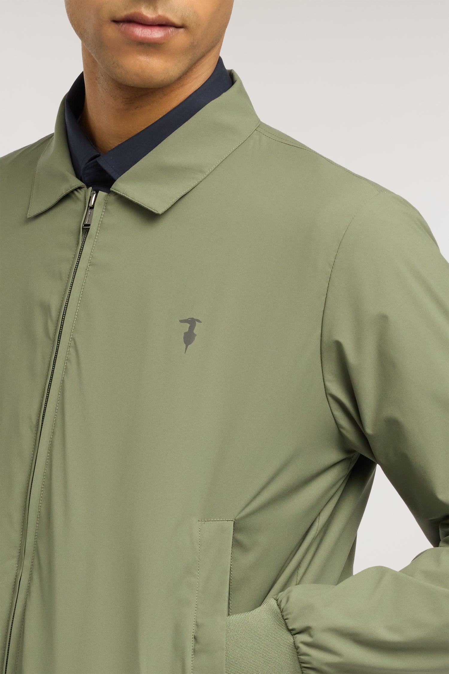 Giubbotto collo a camicia in microfibra 3|cf00717f1ba79e559b2bd7bf62275bff114da85877c427eabb8d78a459cdfc18