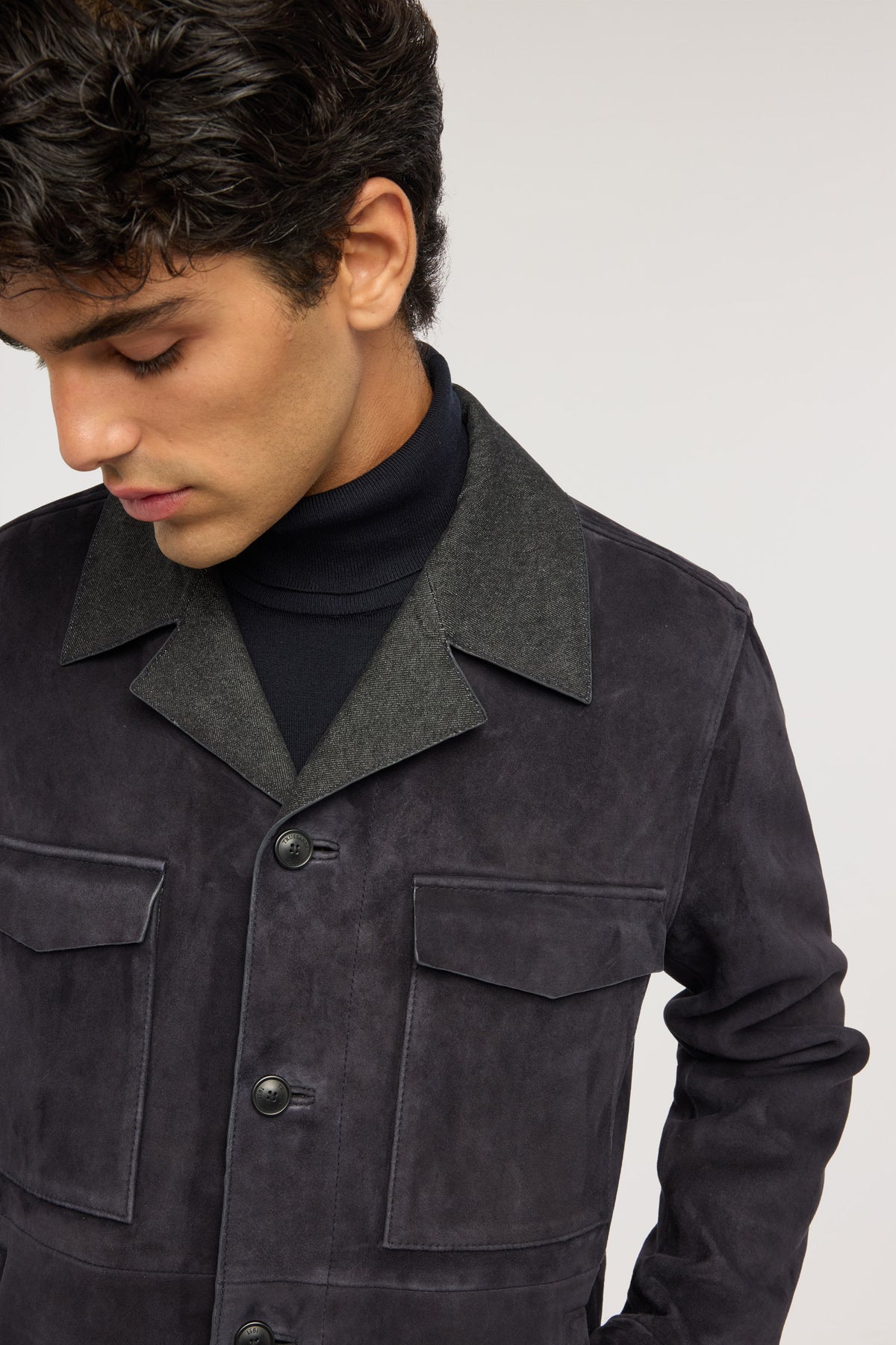 Giacca in suede con dettagli denim 4|691ee321aae19aa76b234d3d4e9360c9f59a588363bc3b628e2ba71cf74e3653