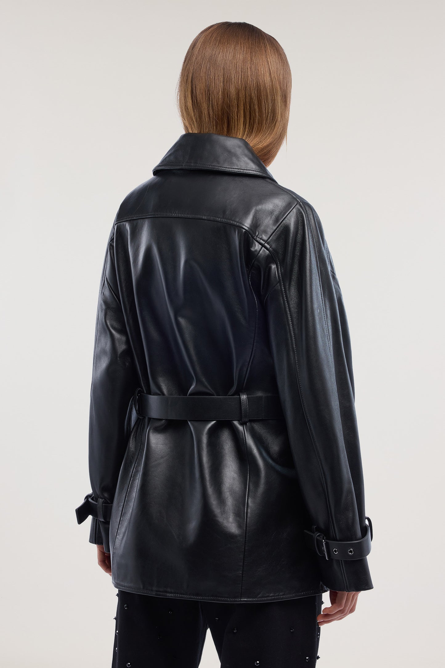 Biker in pelle con cintura 3|5d37ab7a91a1886f25042b2453a7d5c18f6a9e43ba6cd6241033a5c551693256