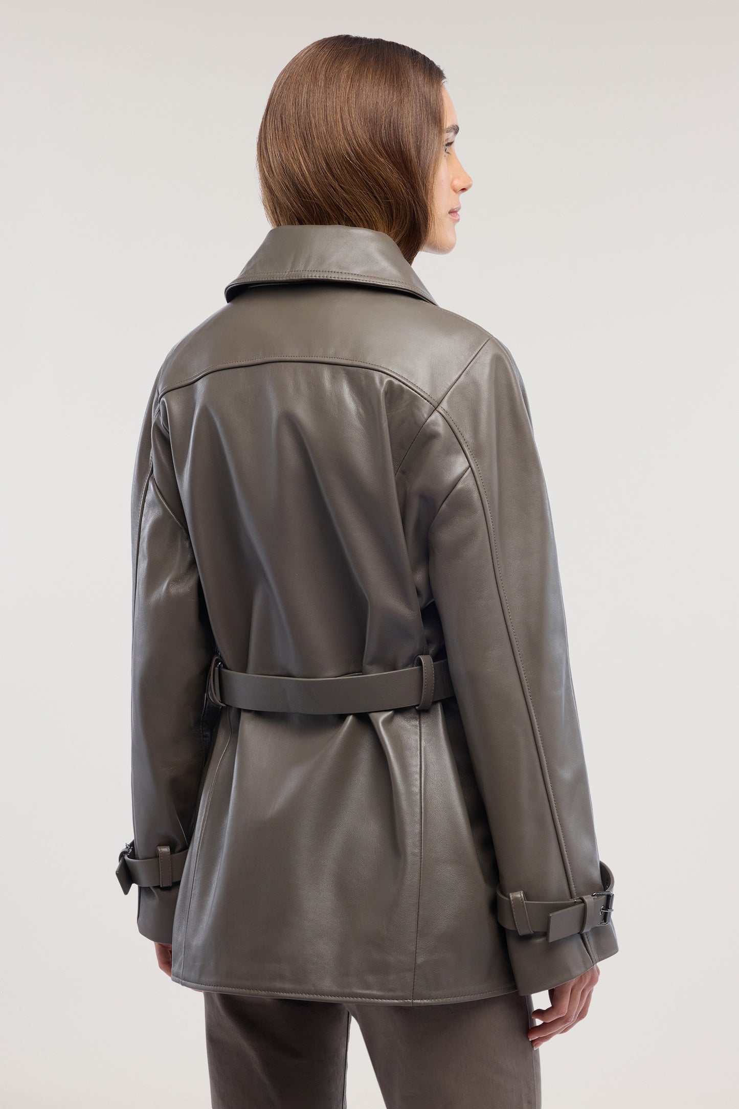 Biker in pelle con cintura 3|5c3909930b3ab031aa01e7c4bce0b1b9ed66c81a01a8795858a9abad50cba2a1