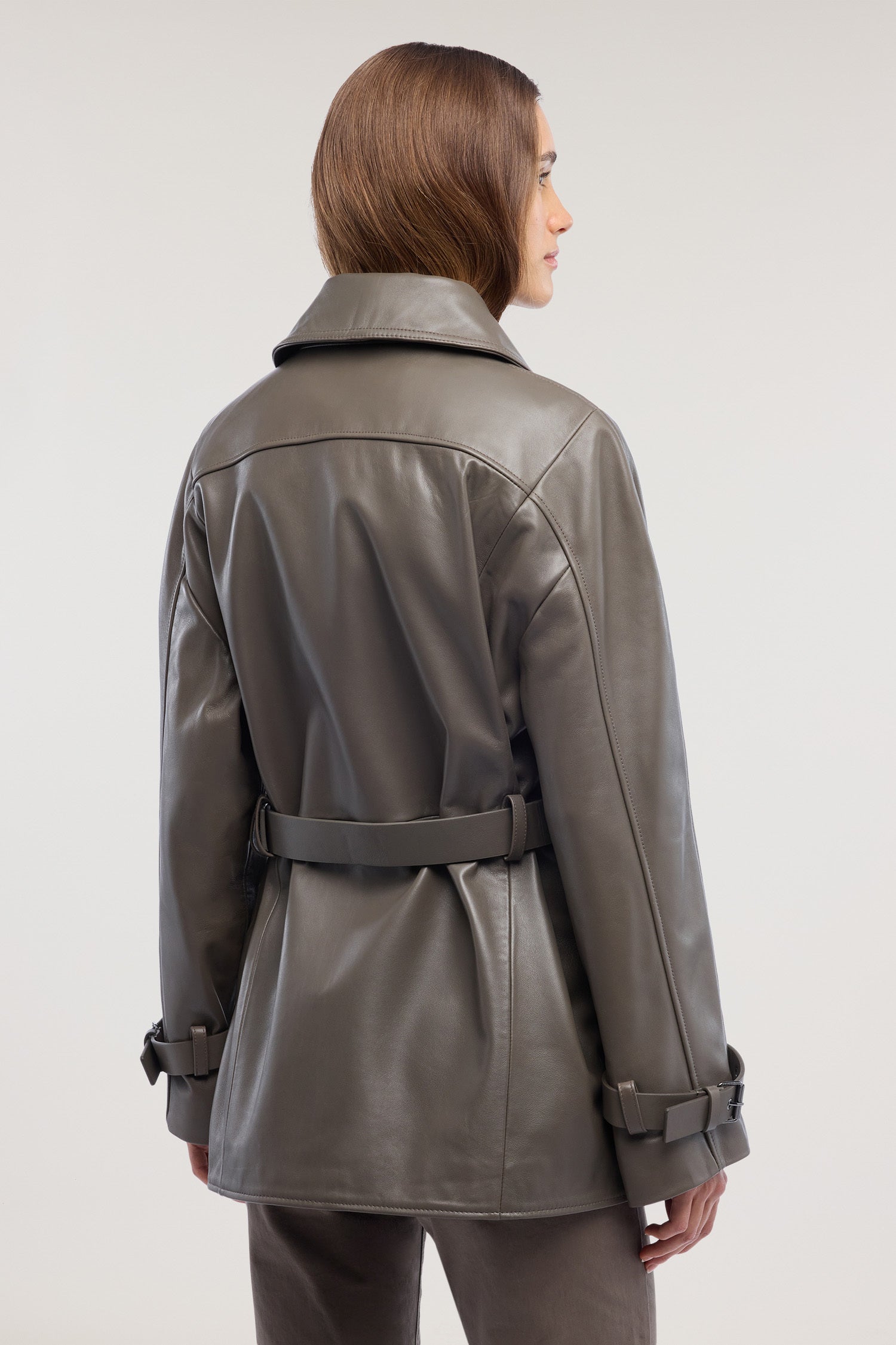 Biker in pelle con cintura 3|5c3909930b3ab031aa01e7c4bce0b1b9ed66c81a01a8795858a9abad50cba2a1