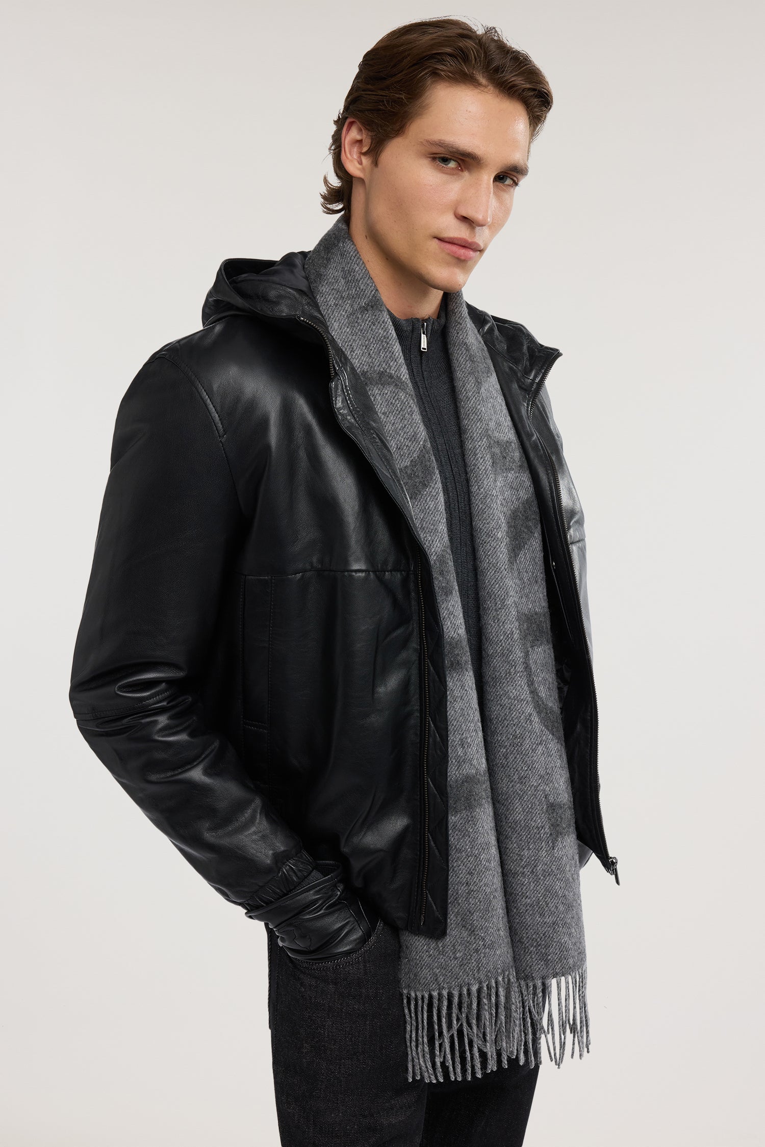 Blouson con cappuccio in pelle 3|4dbe89b0009a3cd6adf6c3c6e2a3692d3c5424cd72e71b4921eda0e054027799