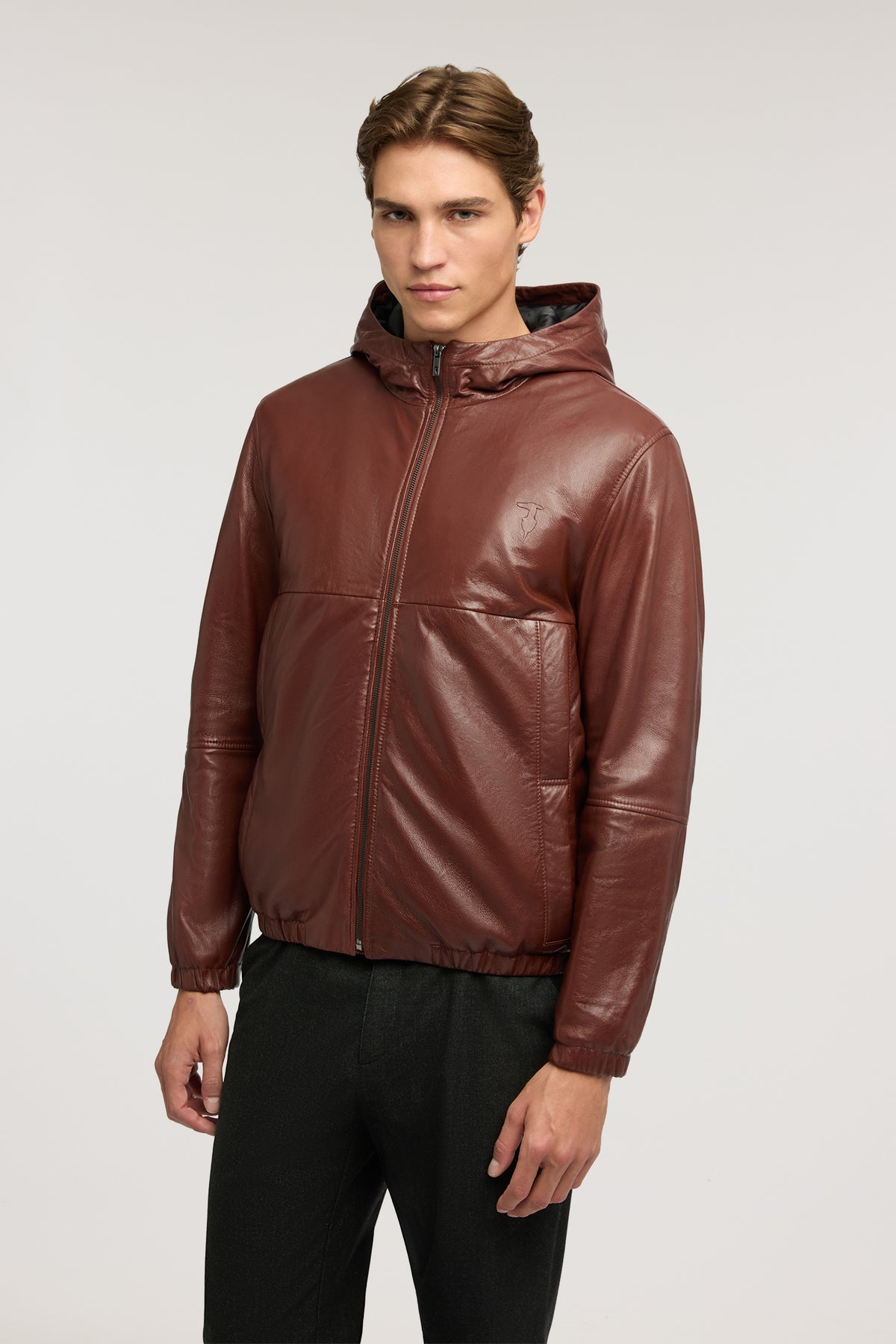 Blouson con cappuccio in pelle 1|d2235531299ab7120cdf58b58d9f9cd537a76fdf030adb38fc6431f0528d3961