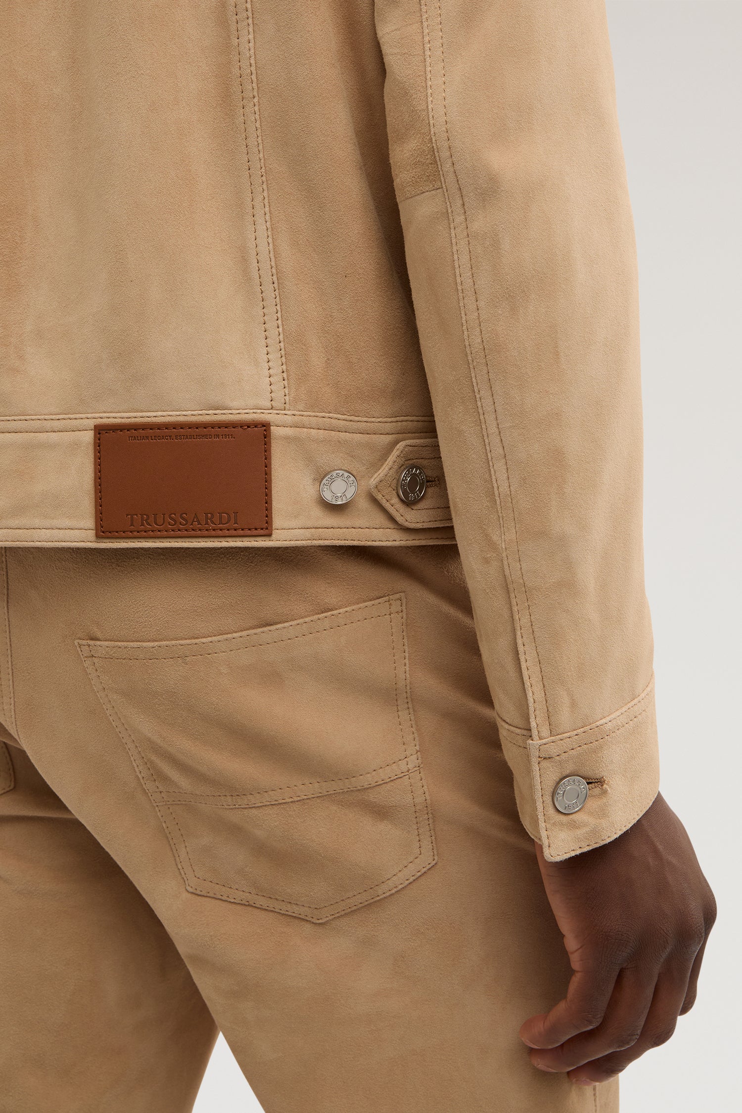 Giacca in suede modello denim 3|41c4bd2f5c61d7bd7ad98f06c449659349203fd0f4106d33e2de400706846ec6