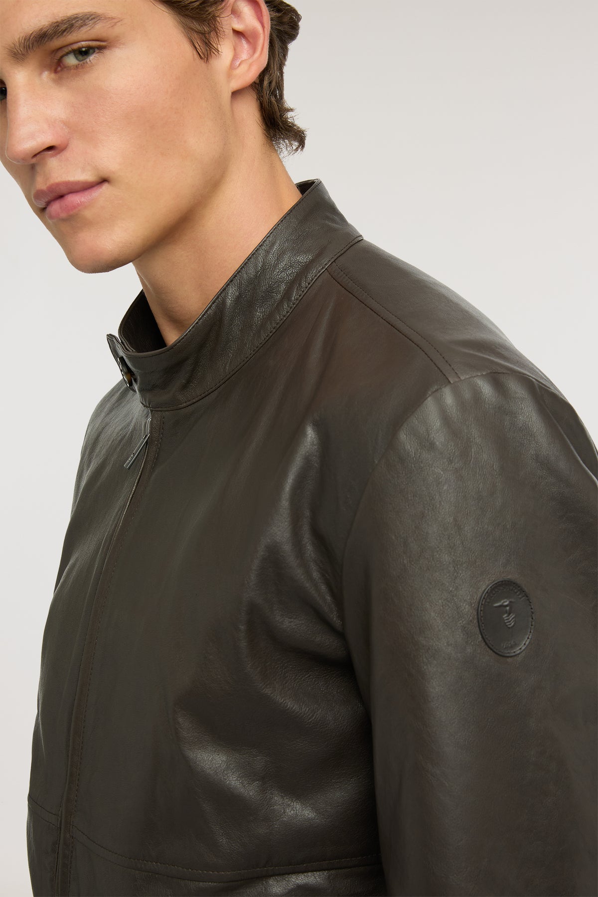 Giacca con patch in pelle 3|3d007a60a367dbba239b1518fde51ae28e282f3f5bc95b059a64517bd12da5eb