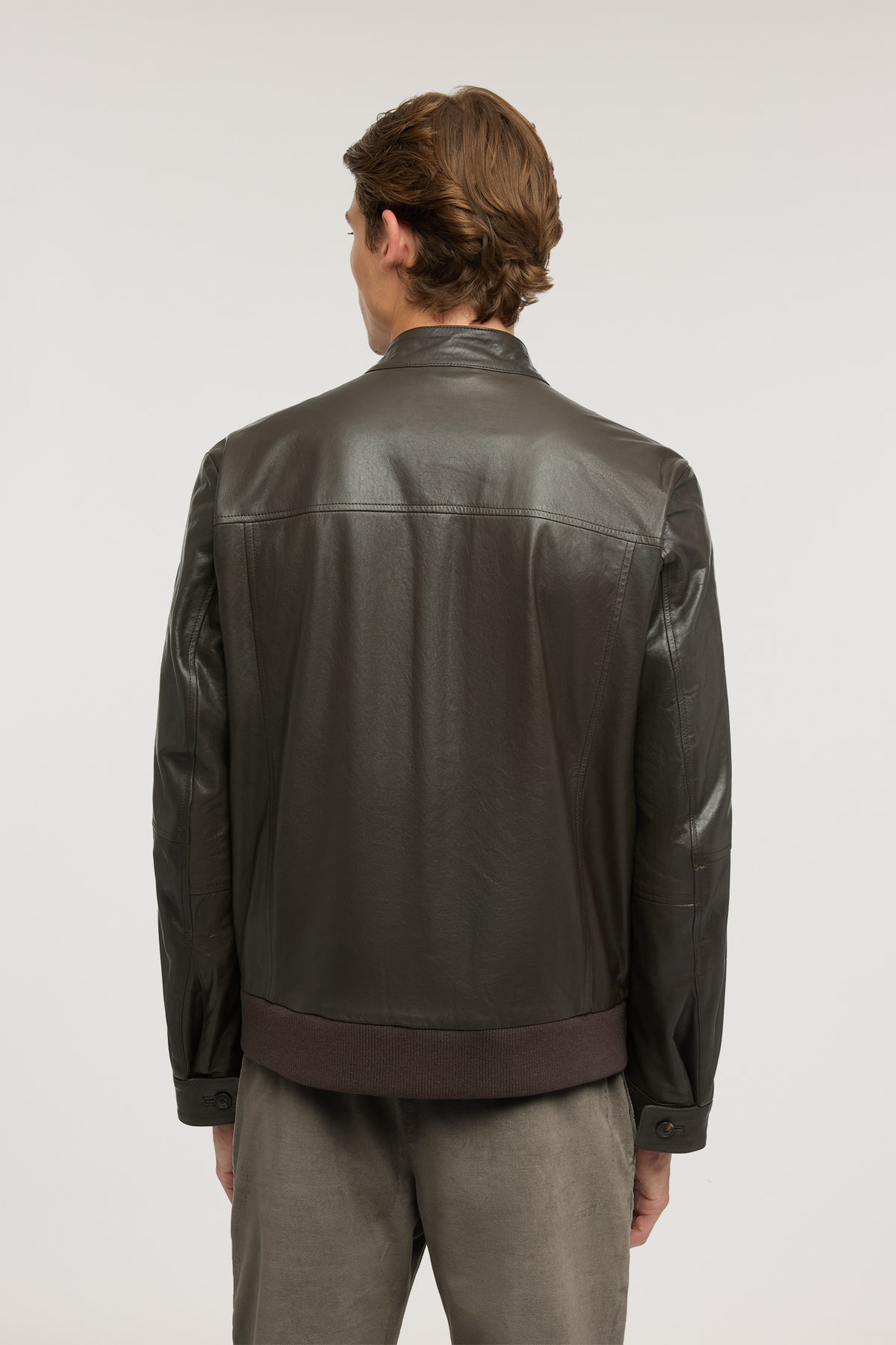 Giacca in vera pelle con patch levriero 4|4bd9dde7f55a5fe924e7dadb6e3c776f86a75c5856fb5ade9bc34a028484b6ca
