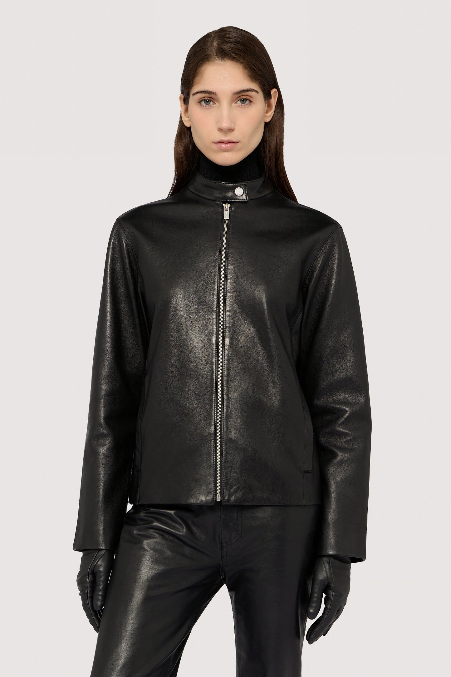 Giacca biker in pelle 1|10b51acb31e499633710fb9147cc2a253ecd83f3f124f51950d3e96a224c0c00