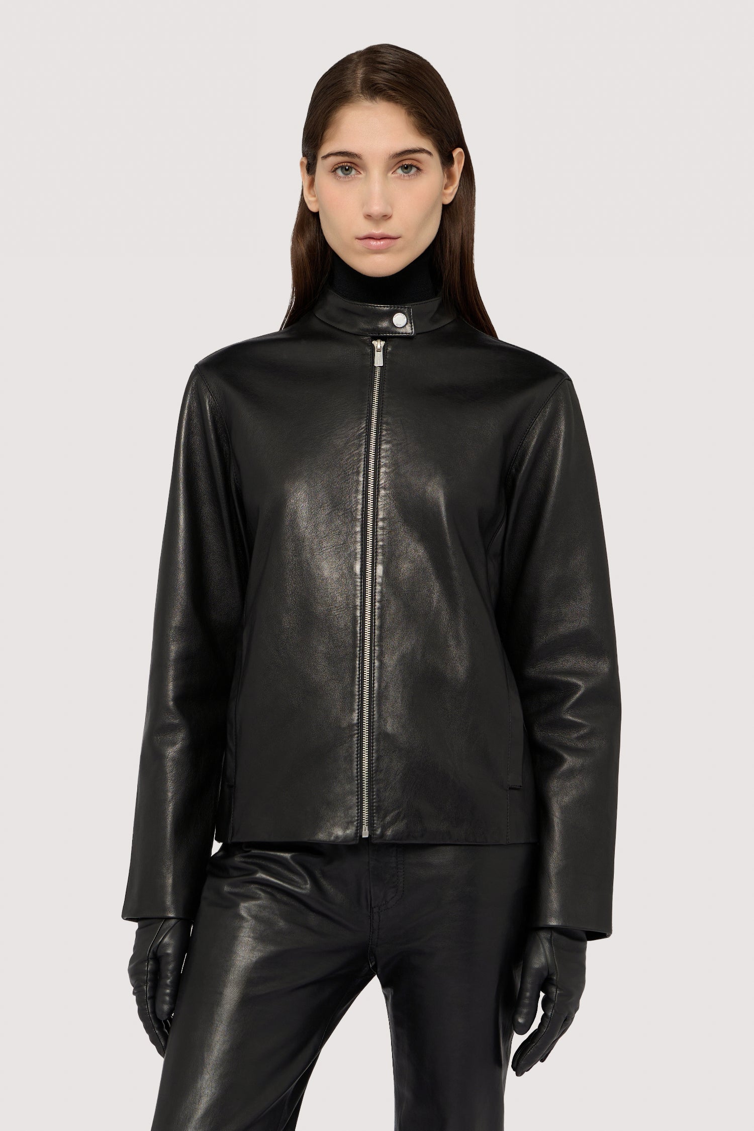 Giacca biker in pelle 1|10b51acb31e499633710fb9147cc2a253ecd83f3f124f51950d3e96a224c0c00