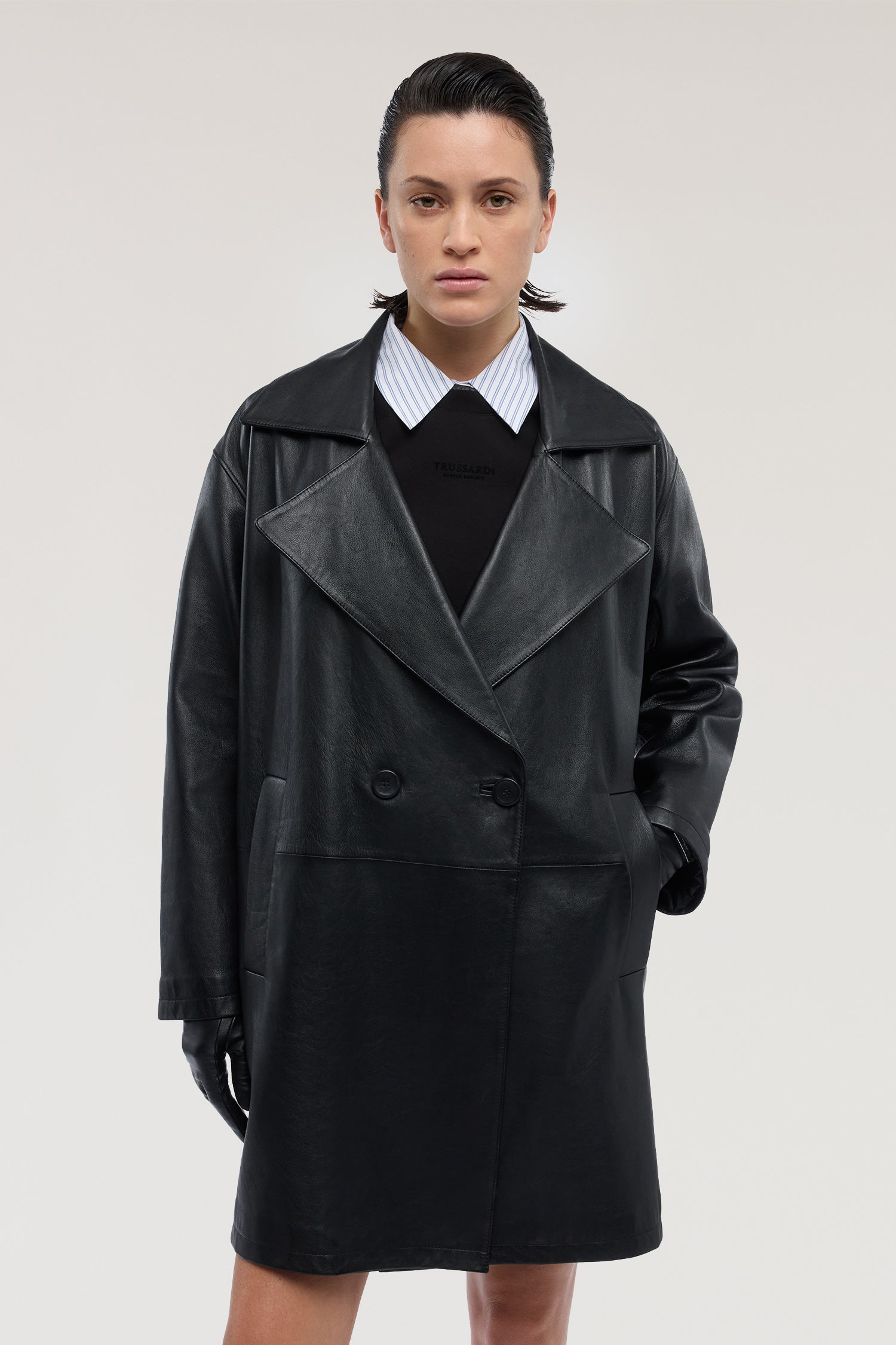 Trench doppiopetto in pelle 2|d11237024450394f05fac8506e2868d718c7bf58c090535a50303a4c56f89967