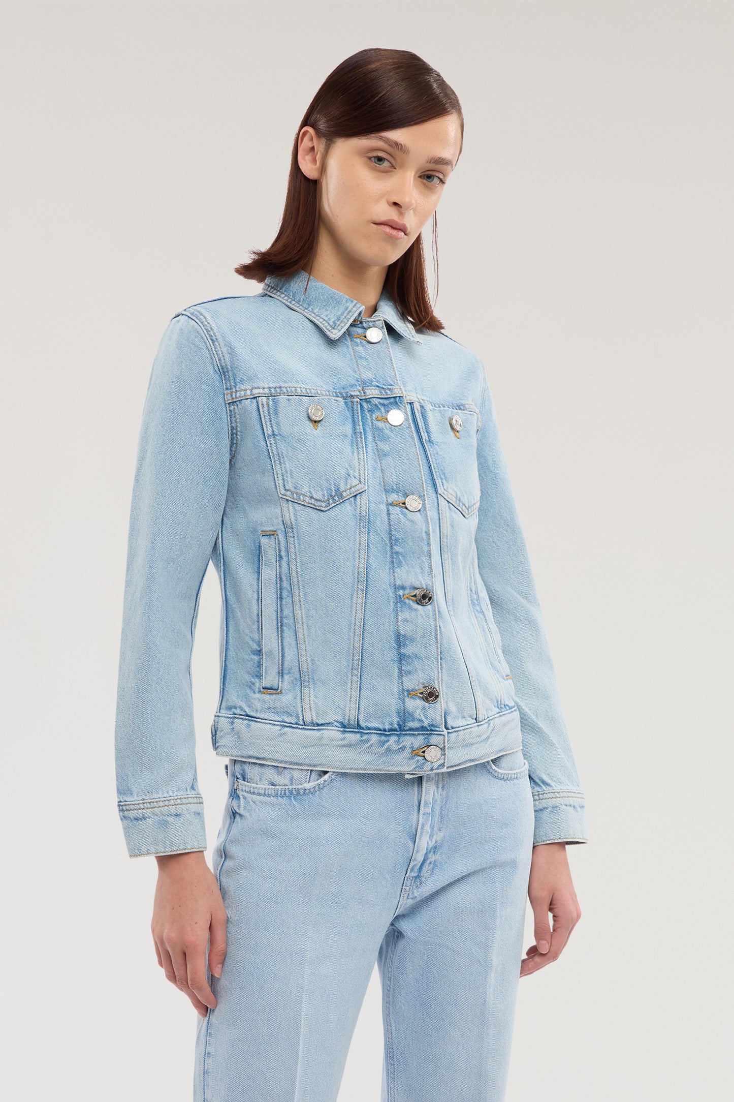 Giacca in denim bleach 2|5af18295feddc35afb7c2d2512d0b02f06d400c90fc72fa8627376c2876e2d29