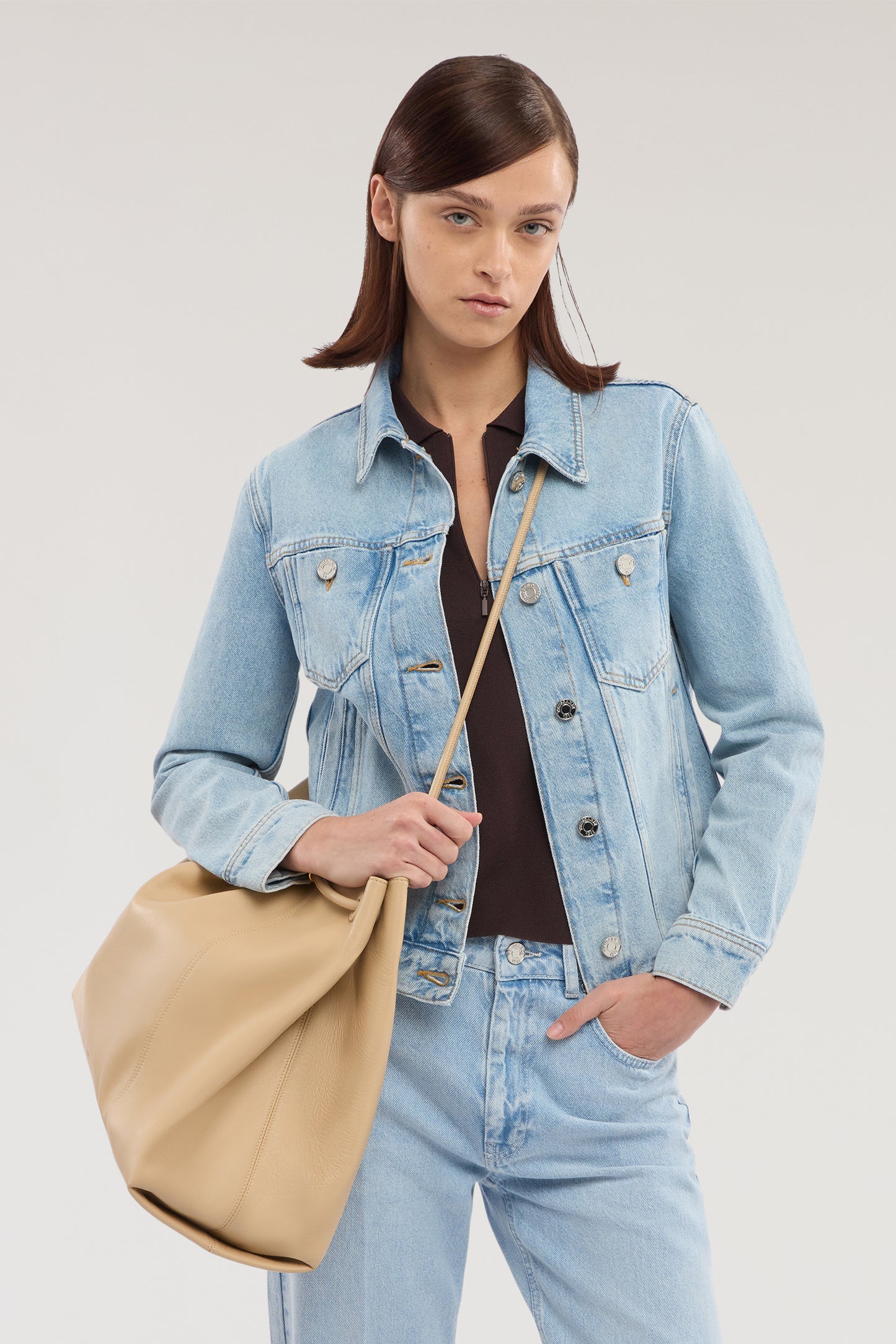 Giacca in denim bleach 4|8a2415662930ec9030a25d3b22c89715c45fb923d875165d5fb67d710985bb22