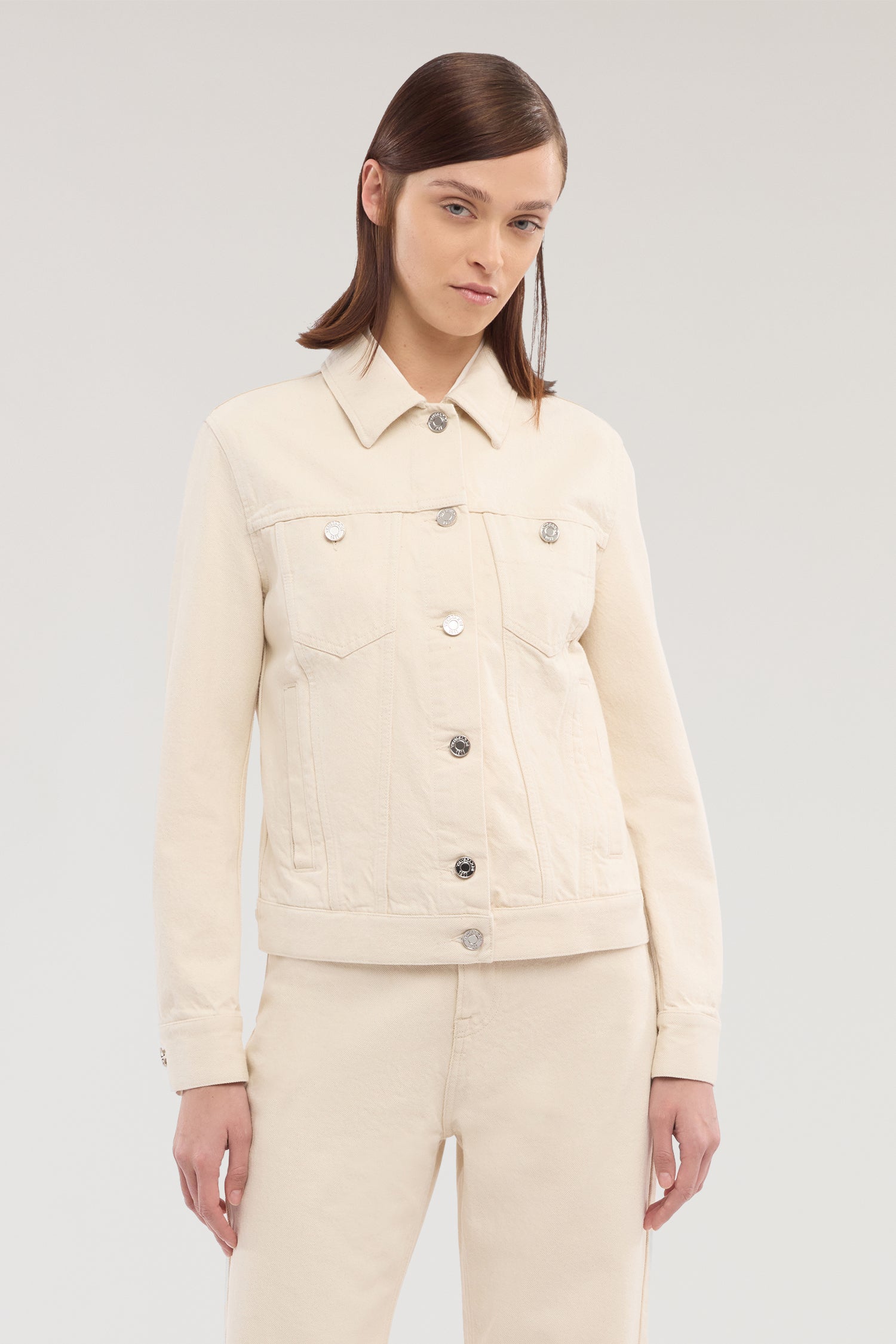 Giacca denim slim fit in cotone 2|b8beaa2e462bf6a5ccac5dd7485b388e1b491422d7c7829057e000d3cb0ceba4