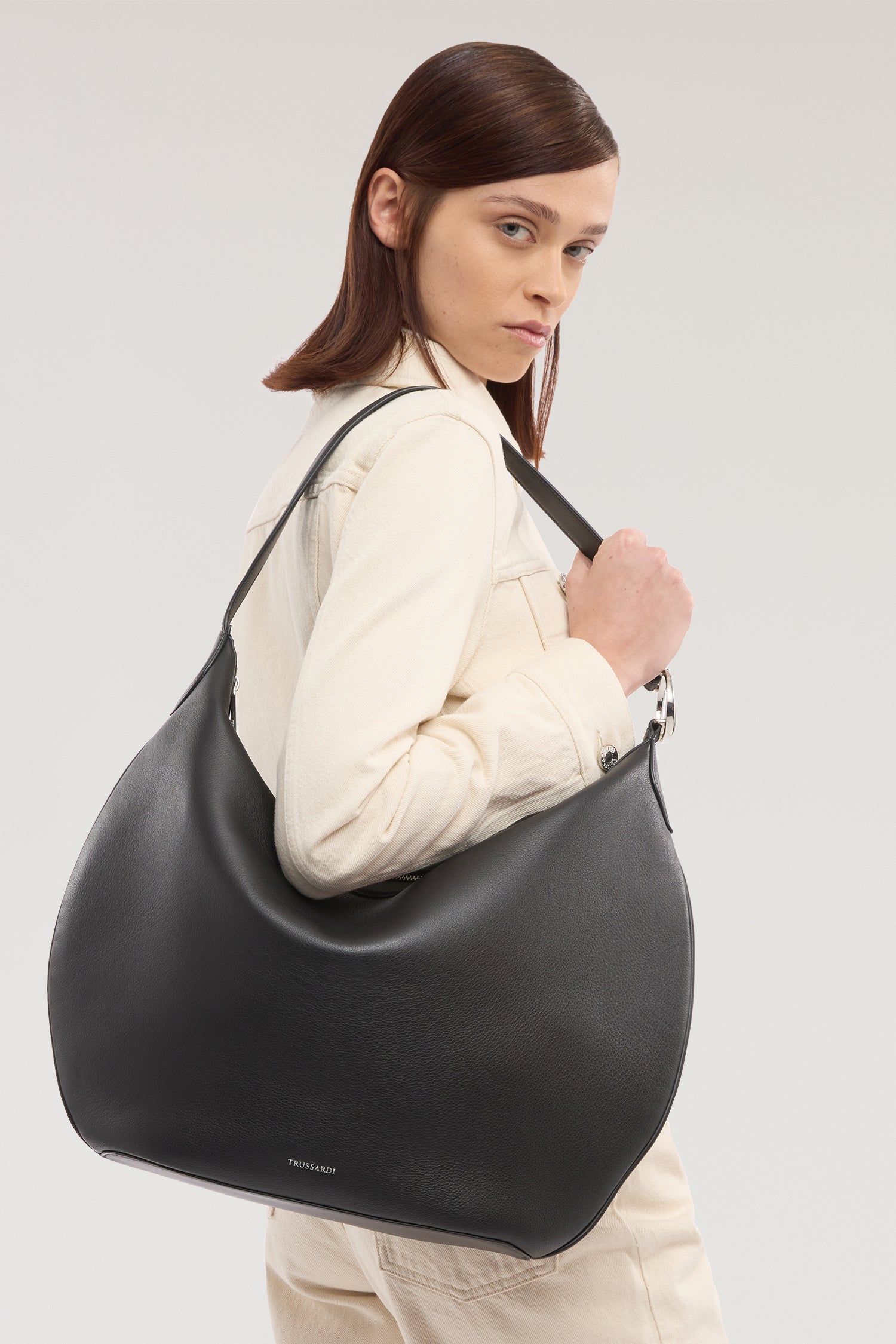 Giacca denim slim fit in cotone 4|4bfb722f1c3cb3853030add7eafc898a5171e44516c904062051e7dbd80e36f1