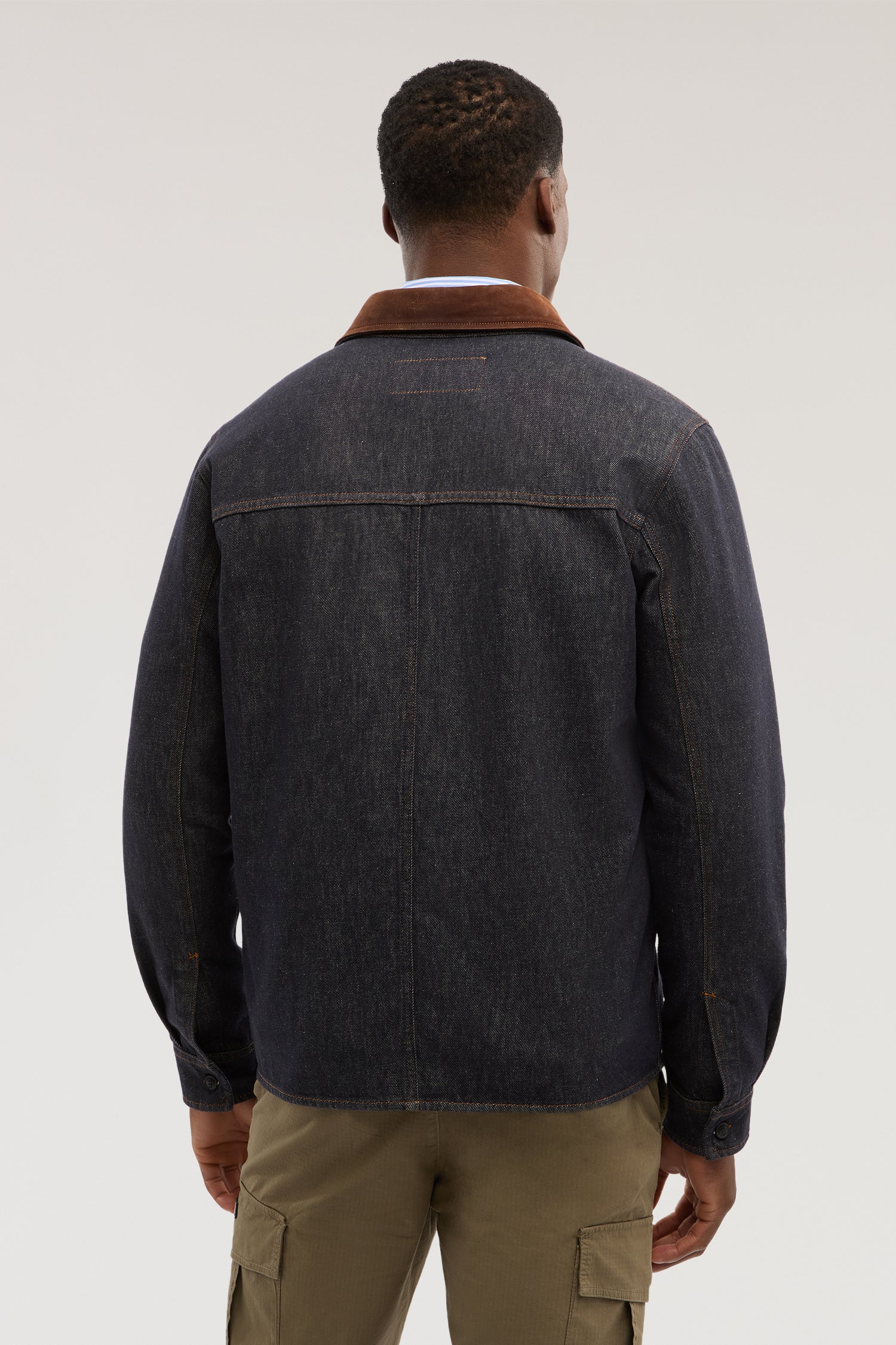 Camicia in denim con colletto in pelle 2|7eb613ac76e3aebe2637f430fad861f0b1a0dd288615fa1c175dc29f283e8d12