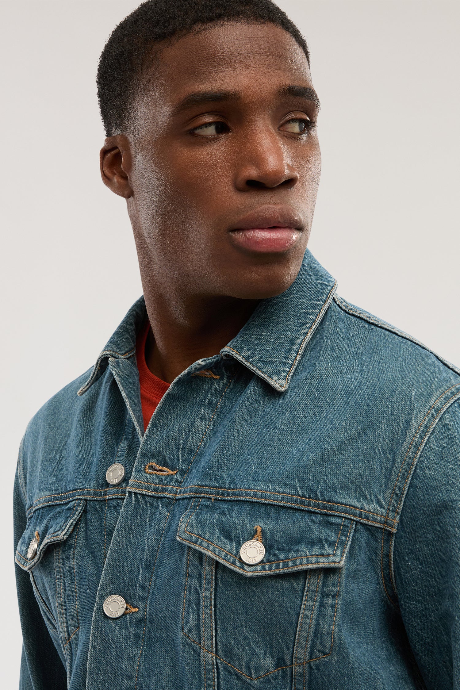 Giacca in denim vintage 3|56c61c4e09046c4330a89c967145954f70e654d29f92fcde5ce32aff7684f9a9